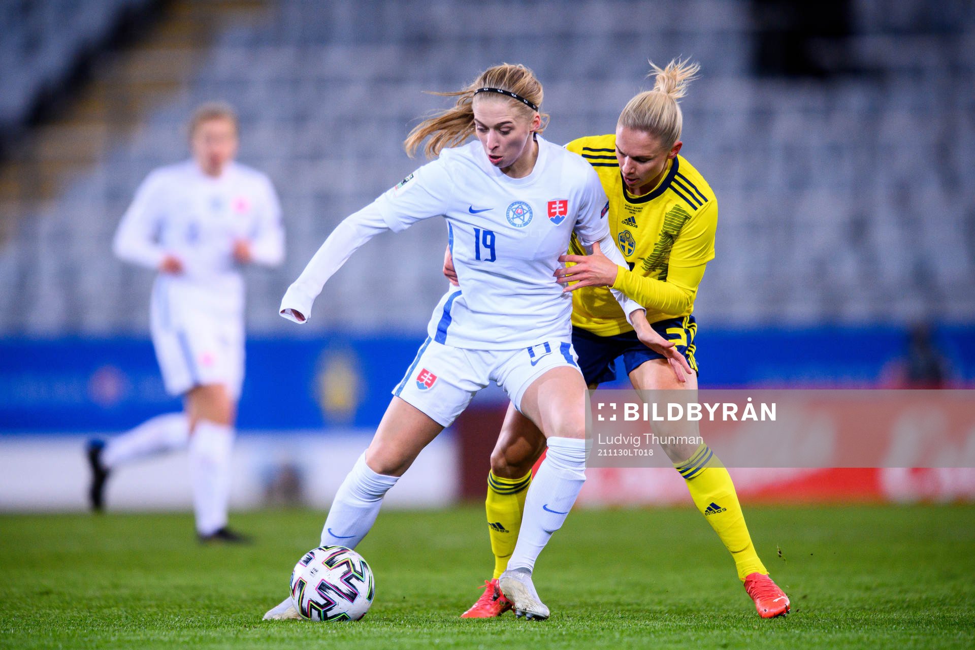Ľudmila Matavkova of Slovakia and Jonna Andersson of Sweden
