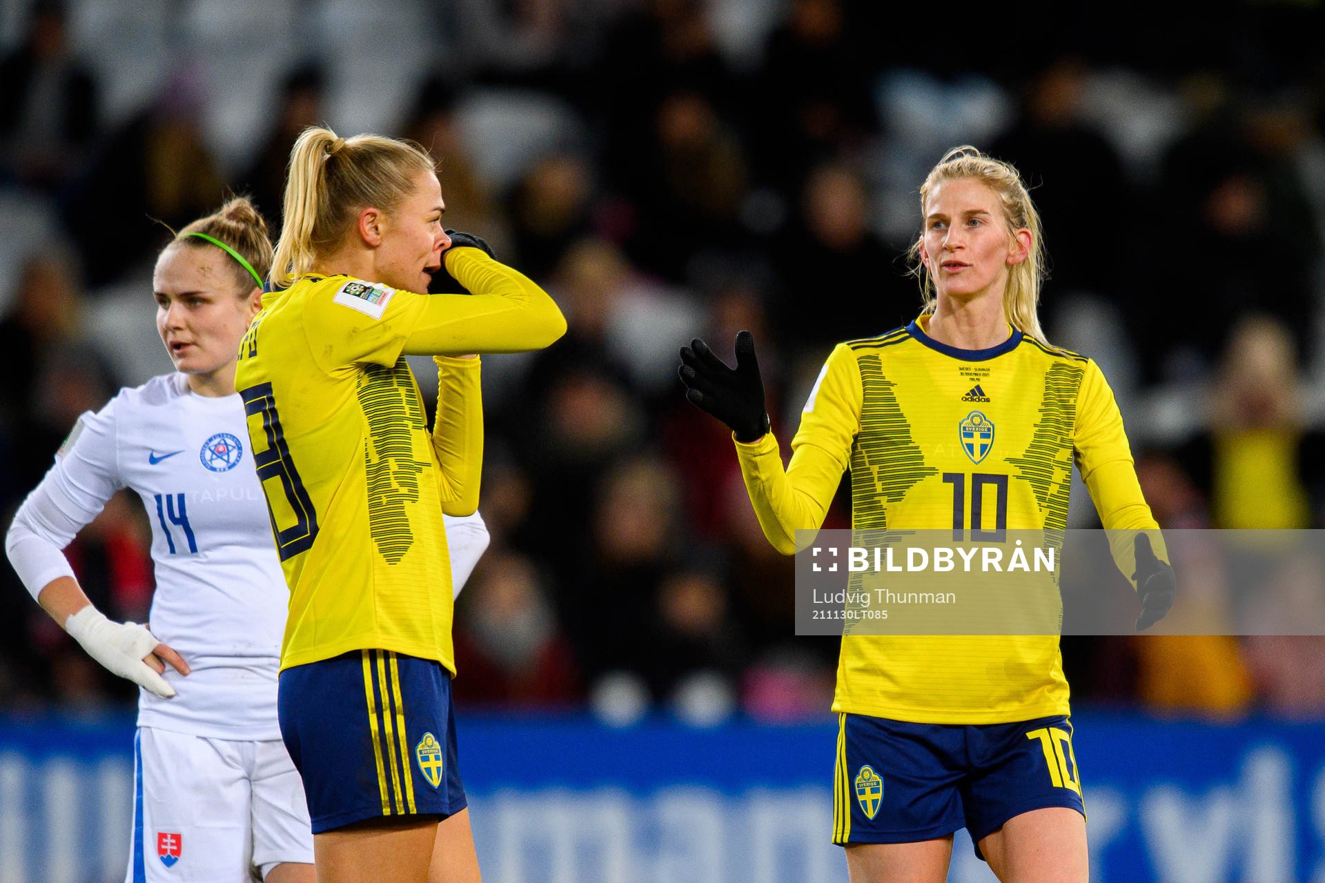 Fridolina Rolfö and Sofia Jakobsson of Sweden