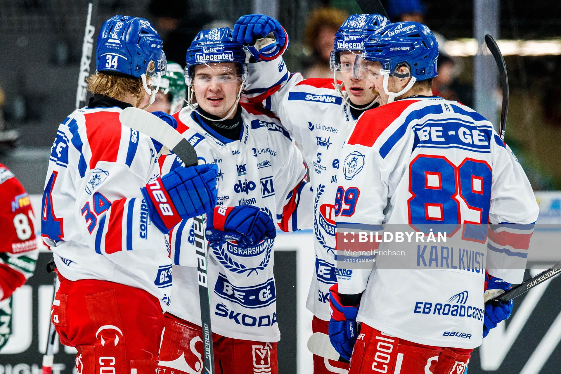 Oskarshamns Lukas Pilö jublar med lagkamrater
