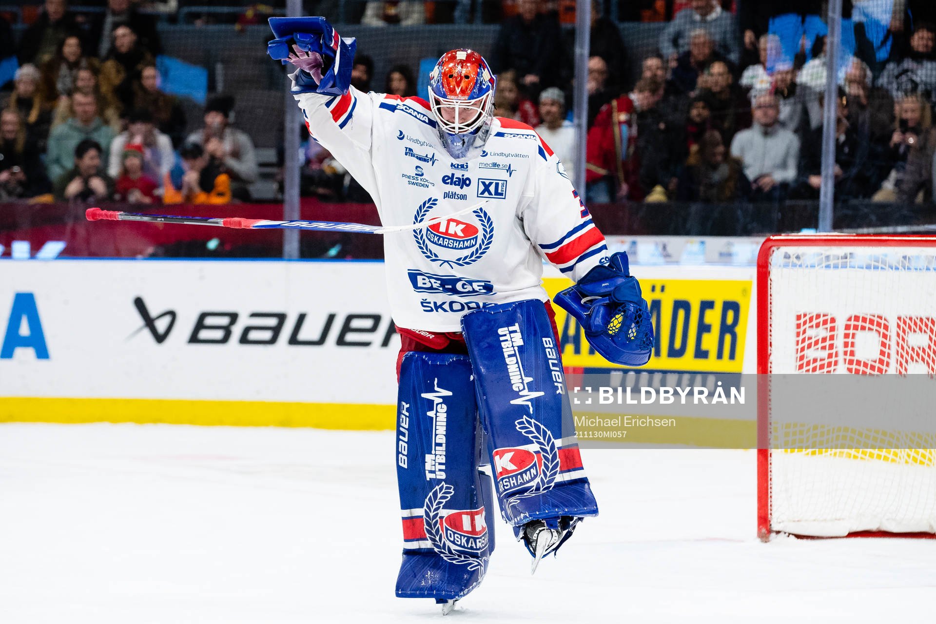 Oskarshamns målvakt Tim Juel jublar