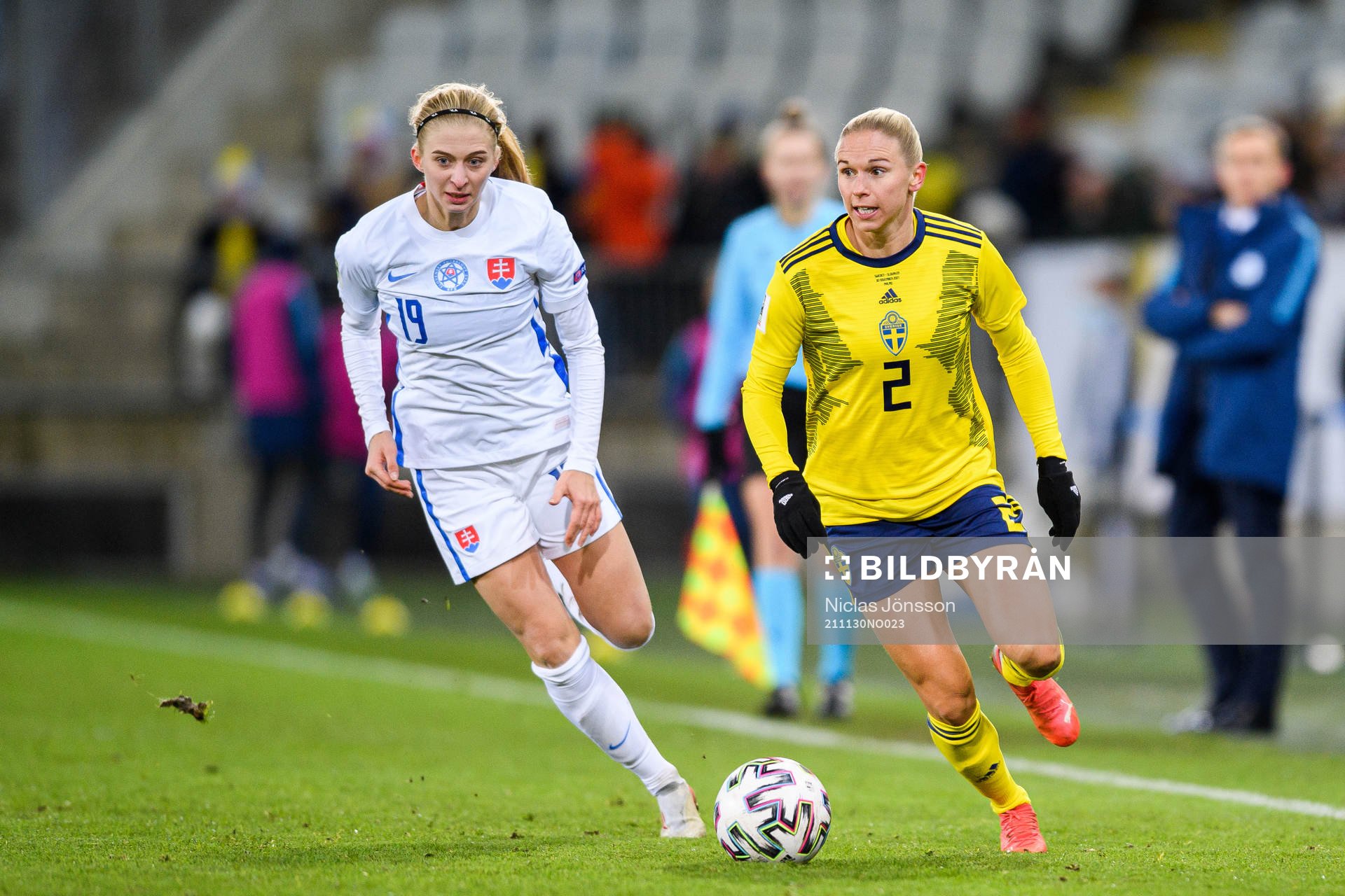 Ľudmila Matavkova of Slovakia and Jonna Andersson of Sweden