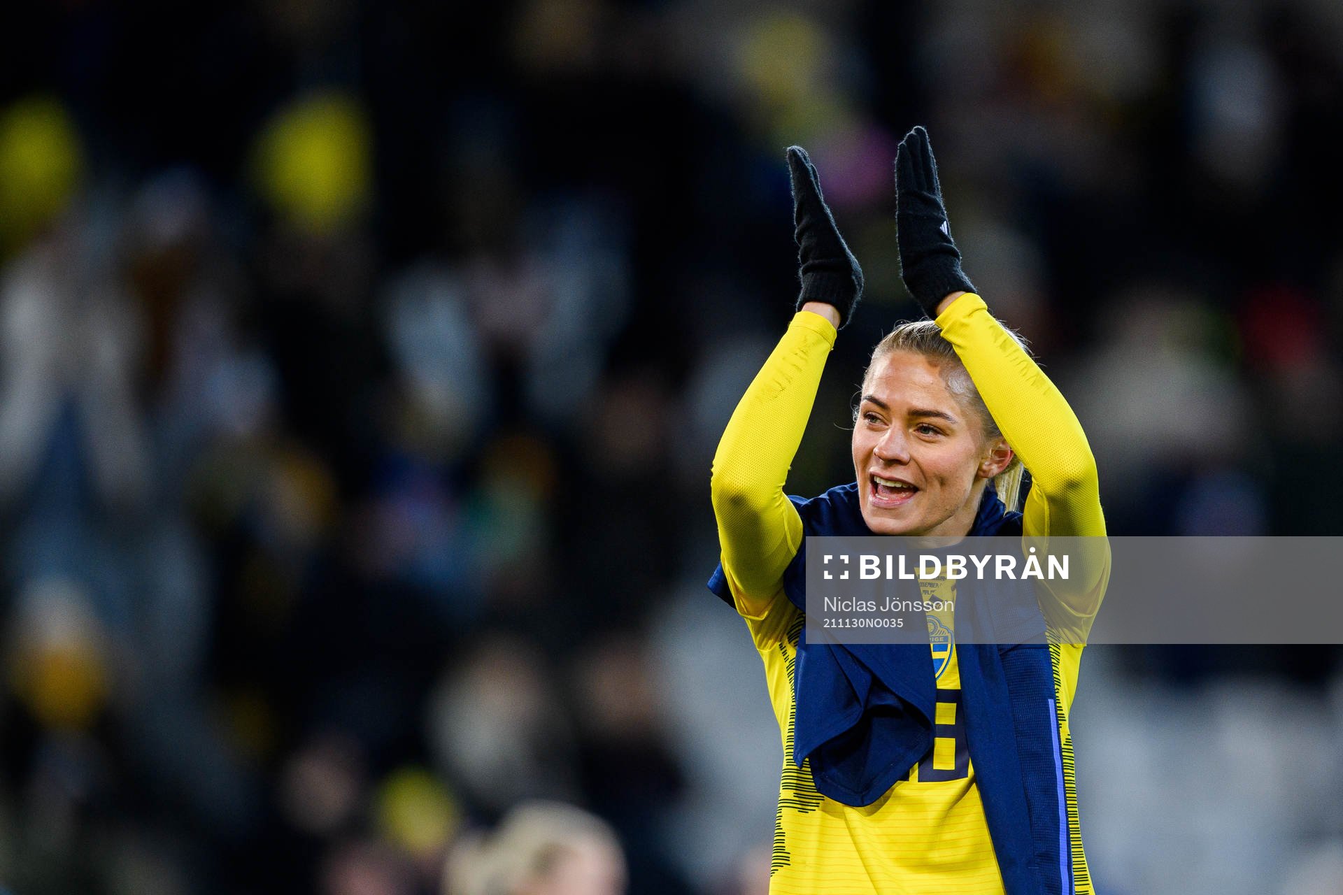 Fridolina Rolfö of Sweden celebrates