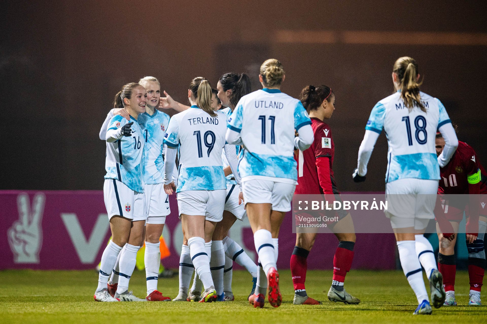 Guro Reiten of Norway celebrates