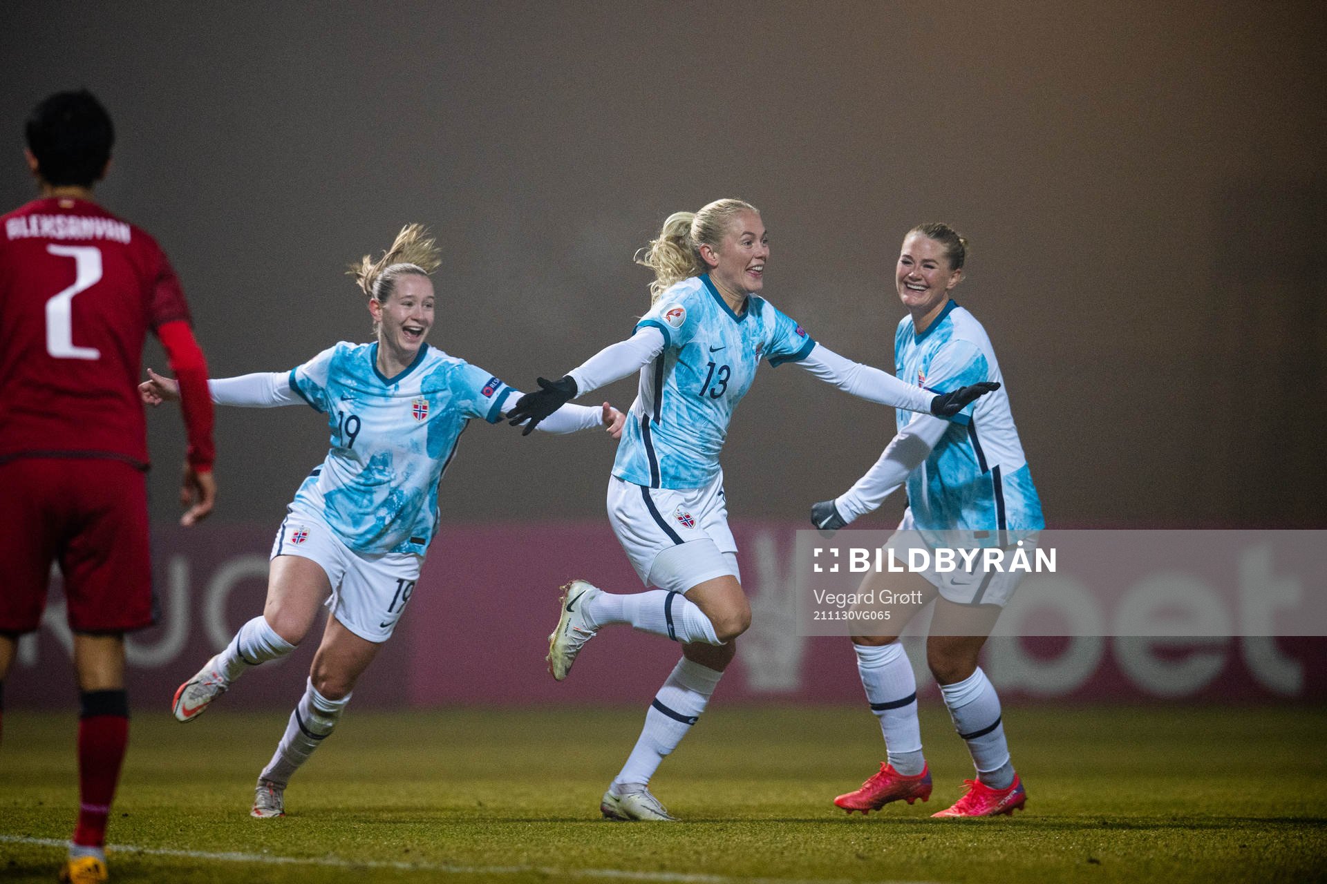 Guro Bergsvand of Norway celebrates with teammates