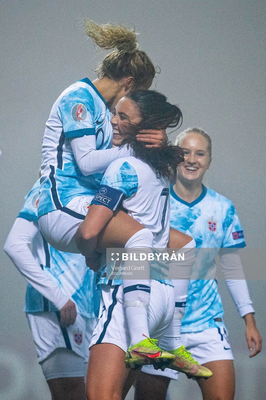 Celin Bizet Ildhusøy of Norway celebrates with teammate