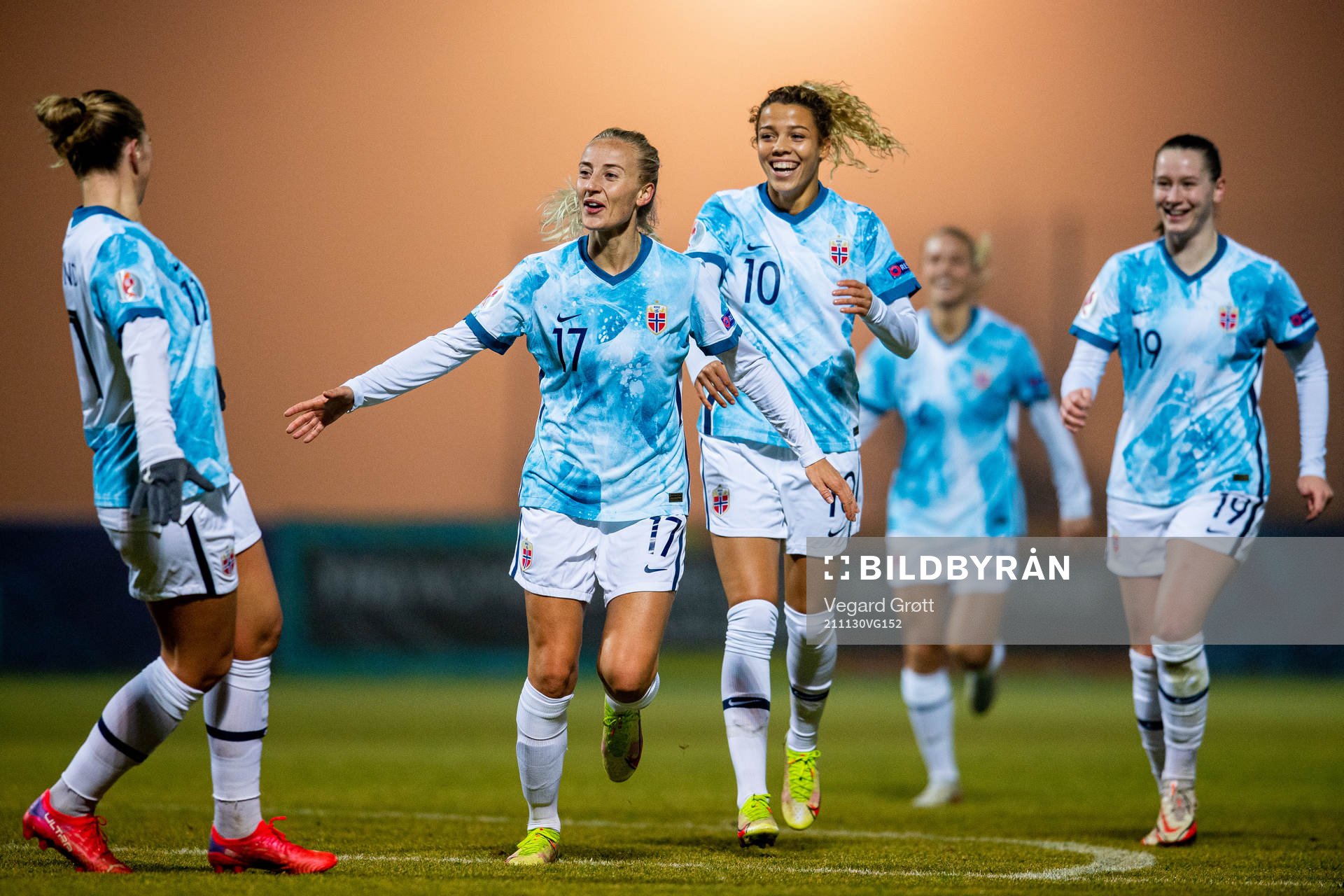Anja Sønstevold of Norway celebrates with teammates