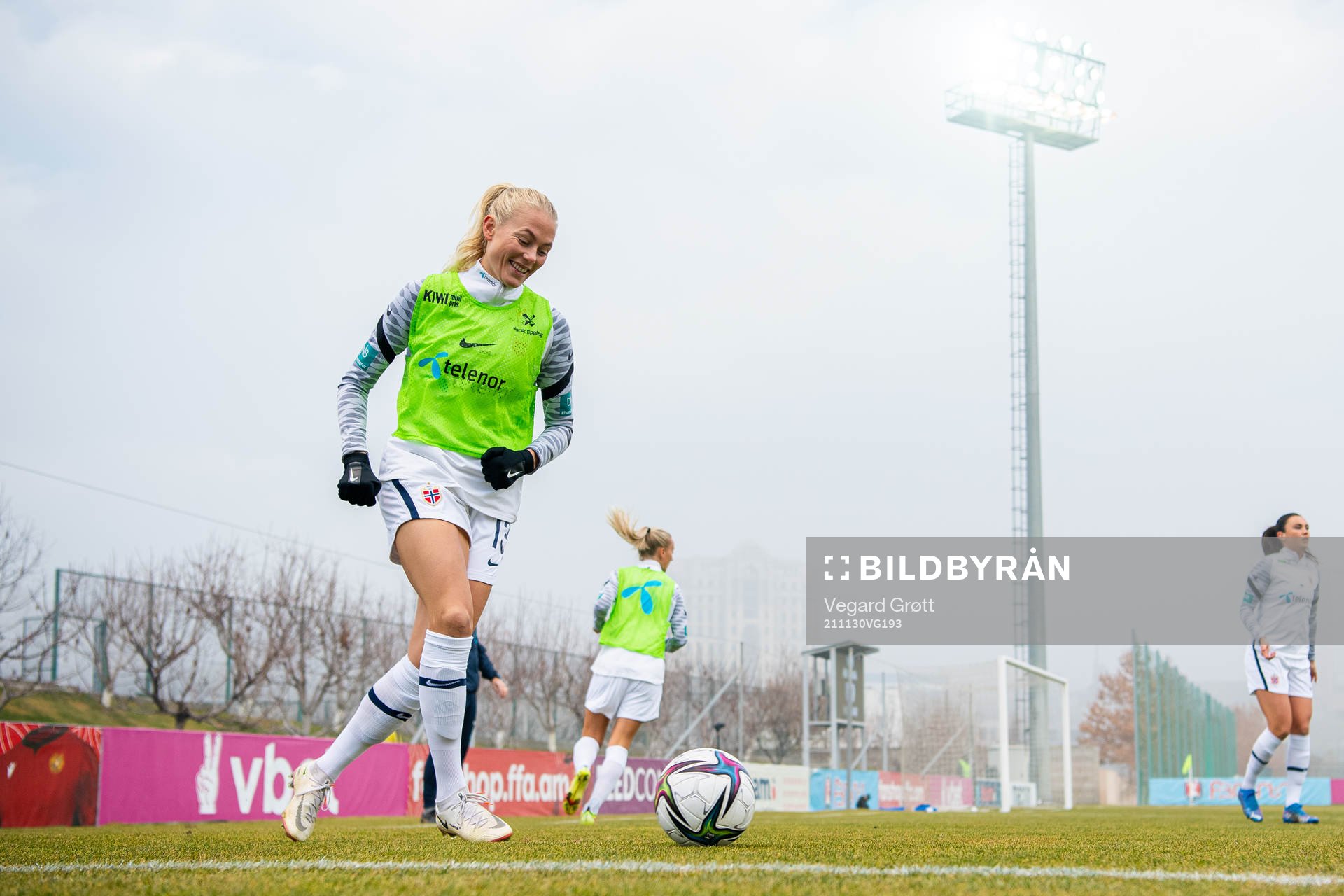Guro Bergsvand of Norway warms up
