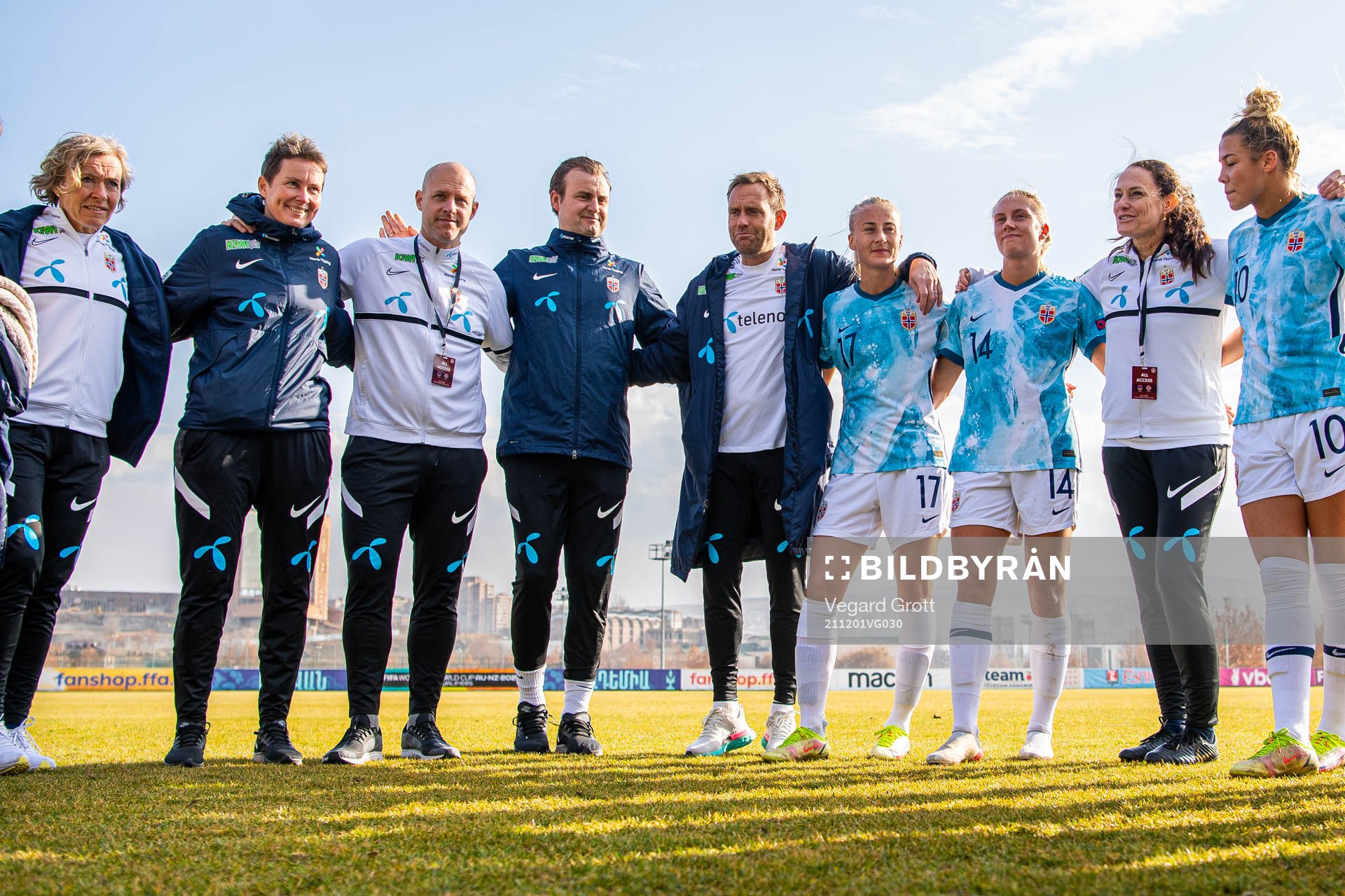 Gunnvor Halmøy, physio, Lena Tyriberget, assistant coach,