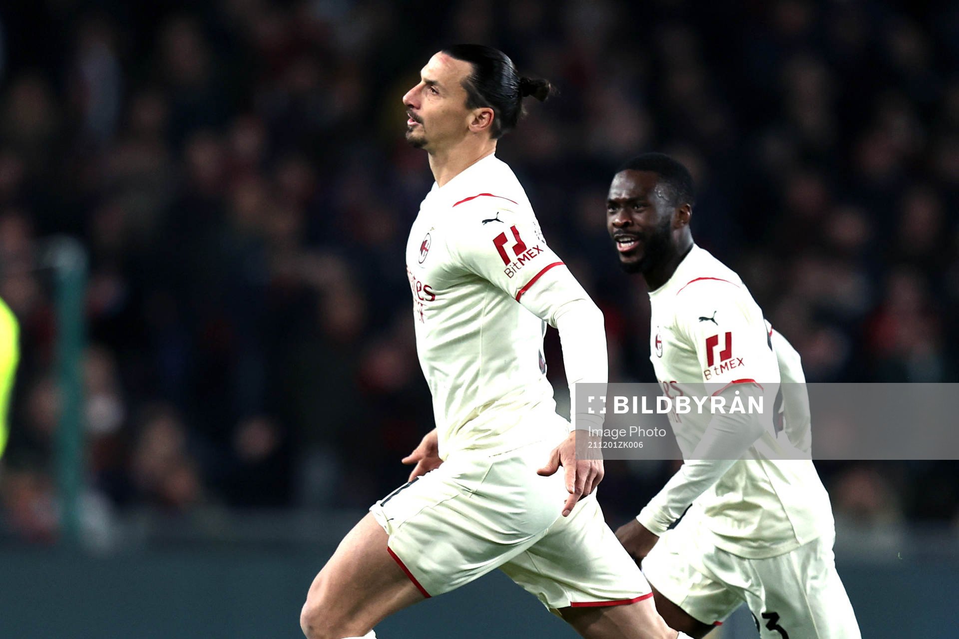 Zlatan Ibrahimovic of Milan celebrates the 1-0 goal