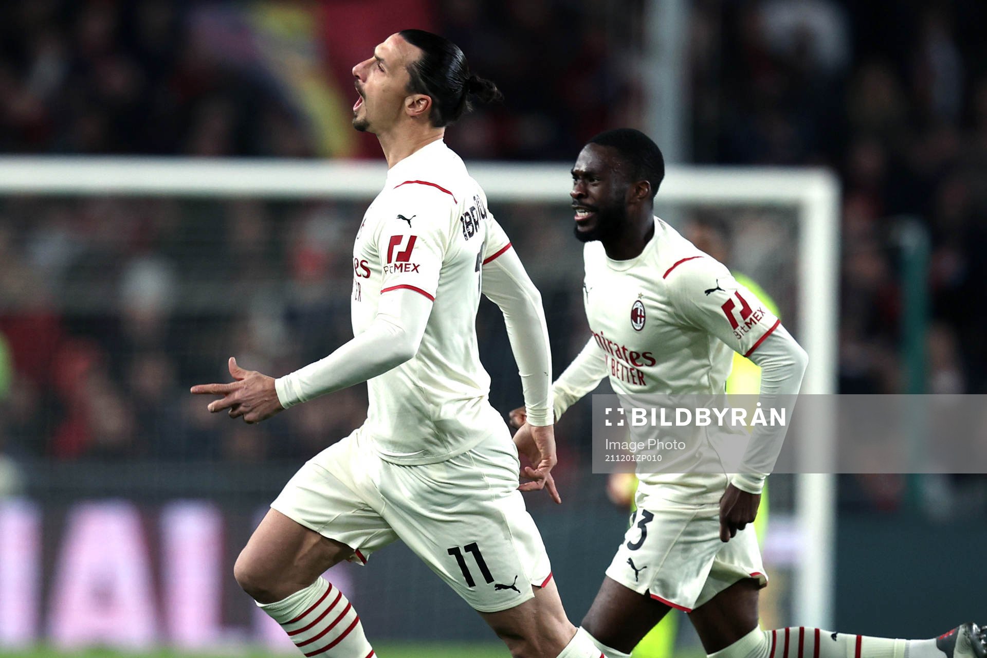 Zlatan Ibrahimovic of Milan celebrates the 1-0 goal