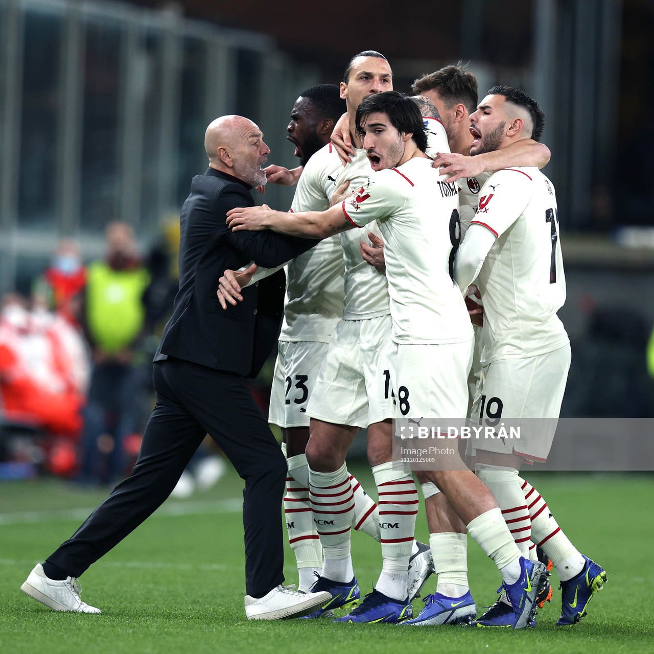 Zlatan Ibrahimovic of Milan celebrates the 1-0 goal