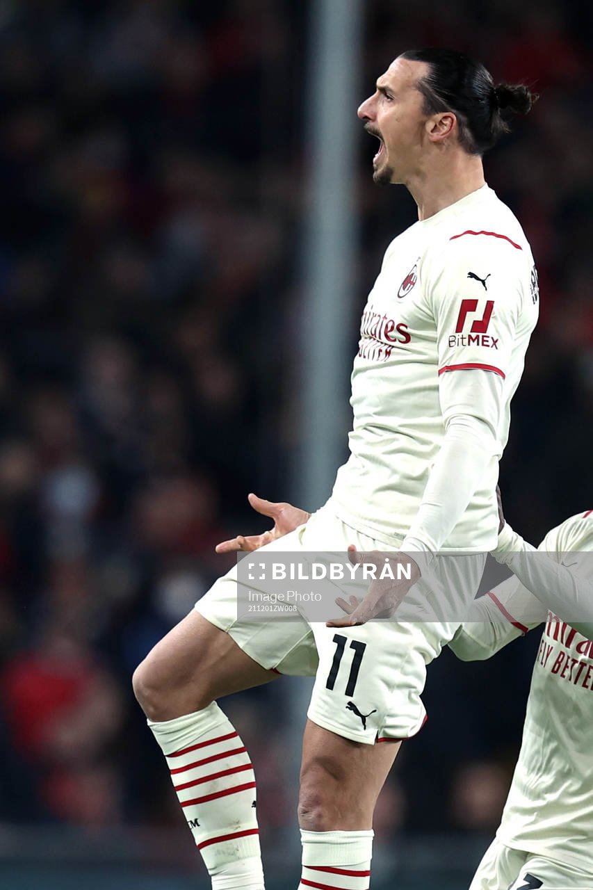 Zlatan Ibrahimovic of Milan celebrates the 1-0 goal