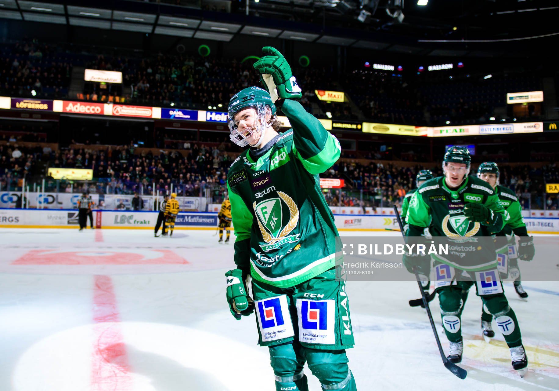 Färjestads Albert Johansson jublar