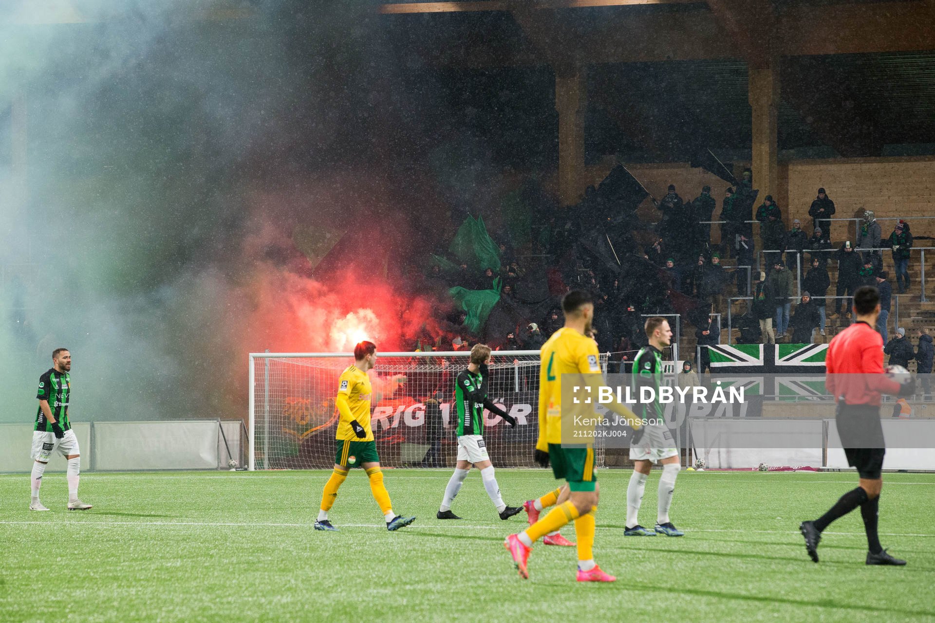 GAIS-spelare och Dalkurdspelare lämnar planen på grund av