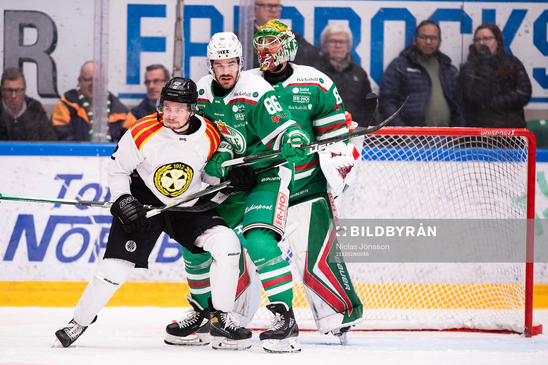 Brynäs Adam Pettersson och Rögles Eric Gelinas