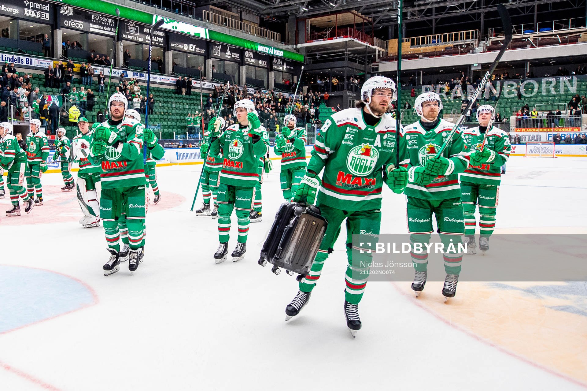 Rögles Eric Gelinas och Dennis Everberg  jublar