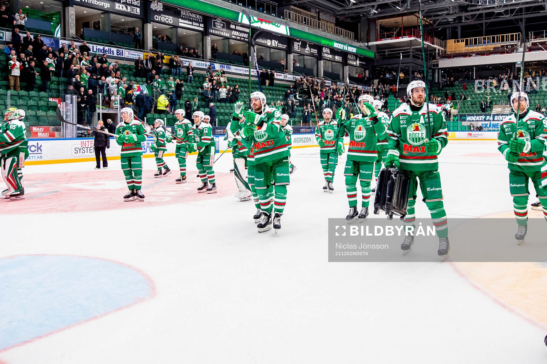 Rögles Eric Gelinas och Dennis Everberg  jublar