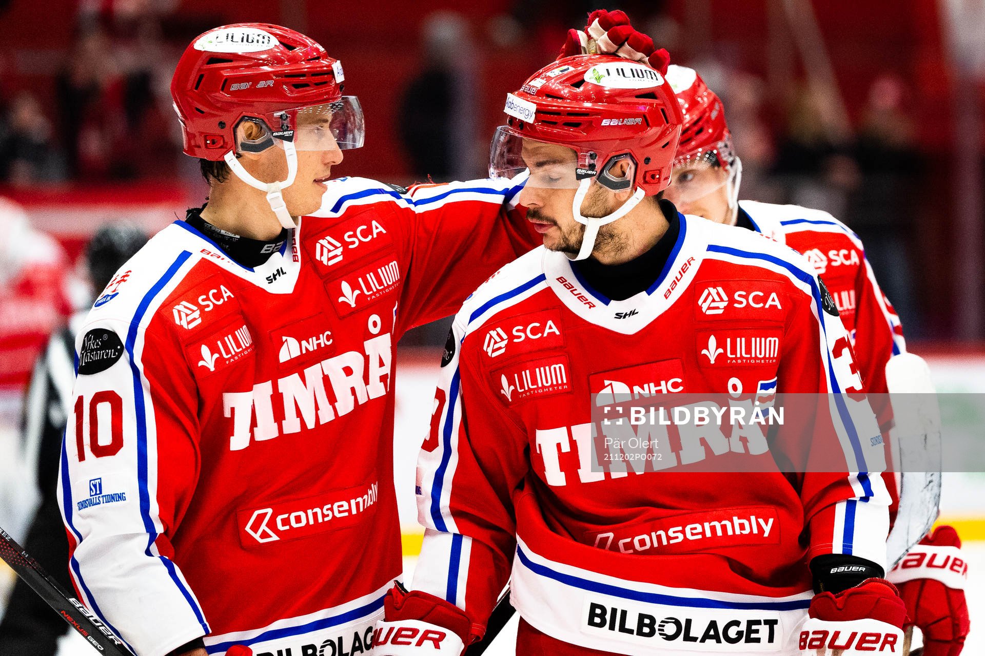 Timrås Robin Alvarez och Ty Rattie jublar