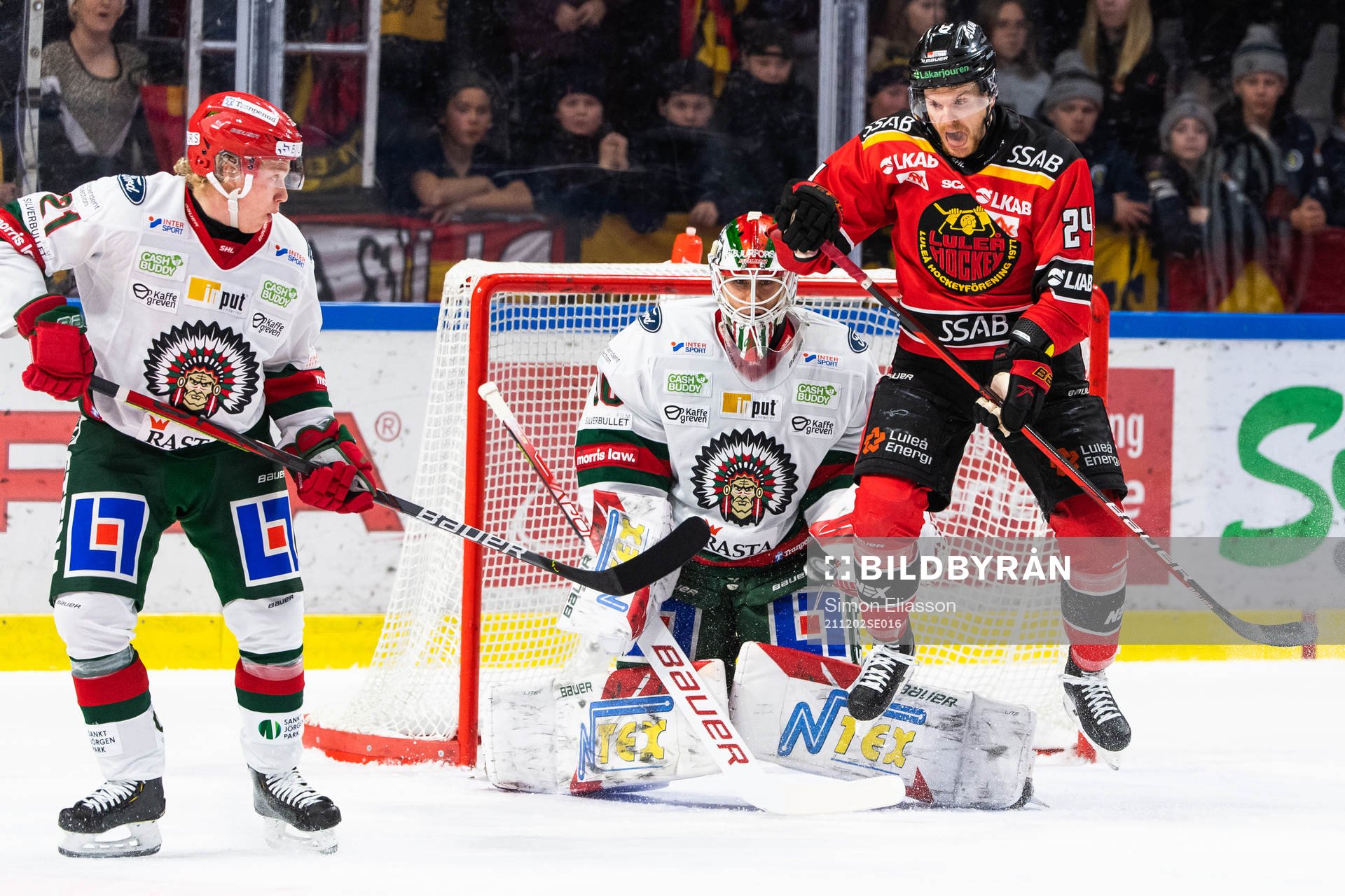 Frölundas målvakt Matthew Tomkins och Luleås Brendan