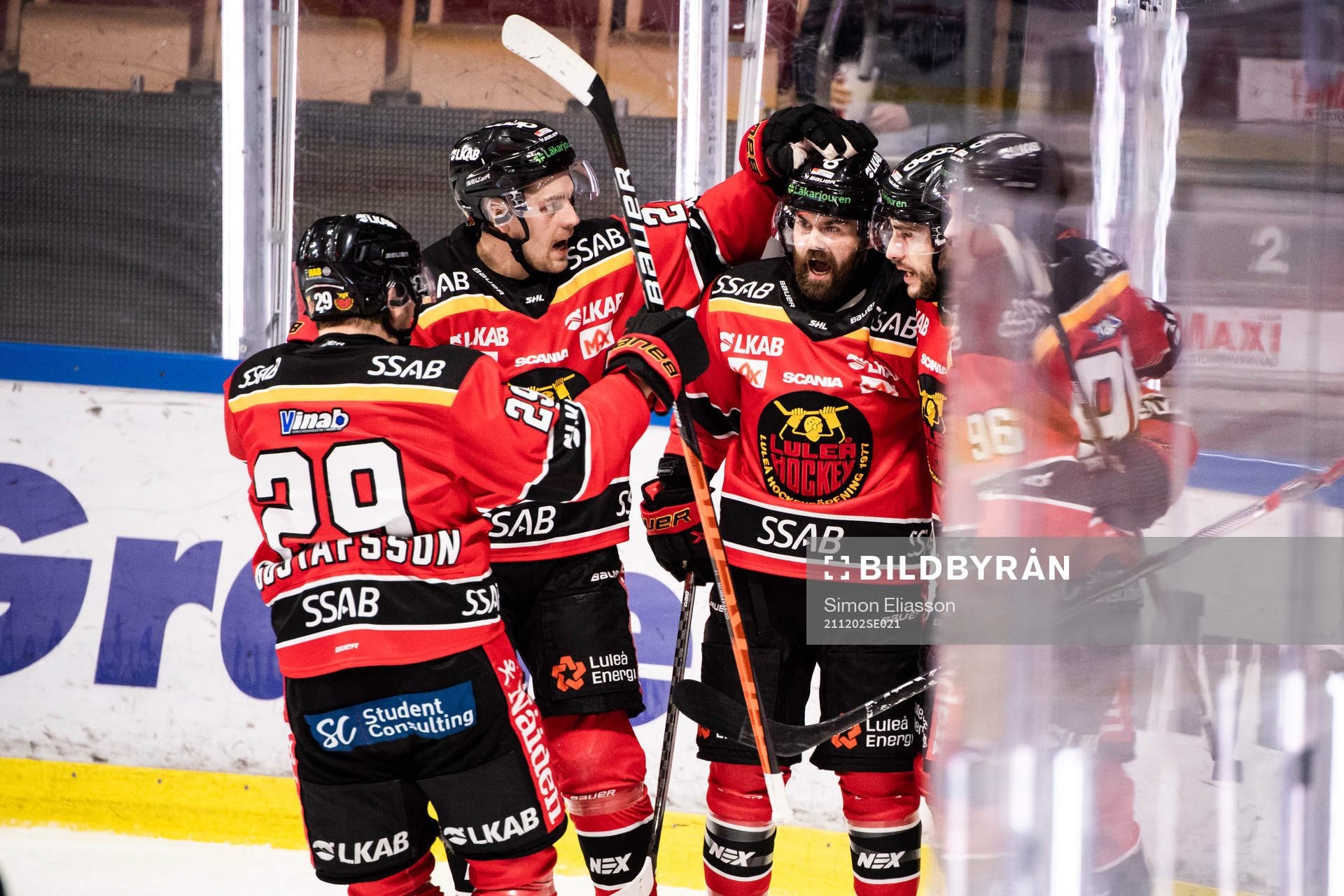 Luleås Konstantin Komarek jublar