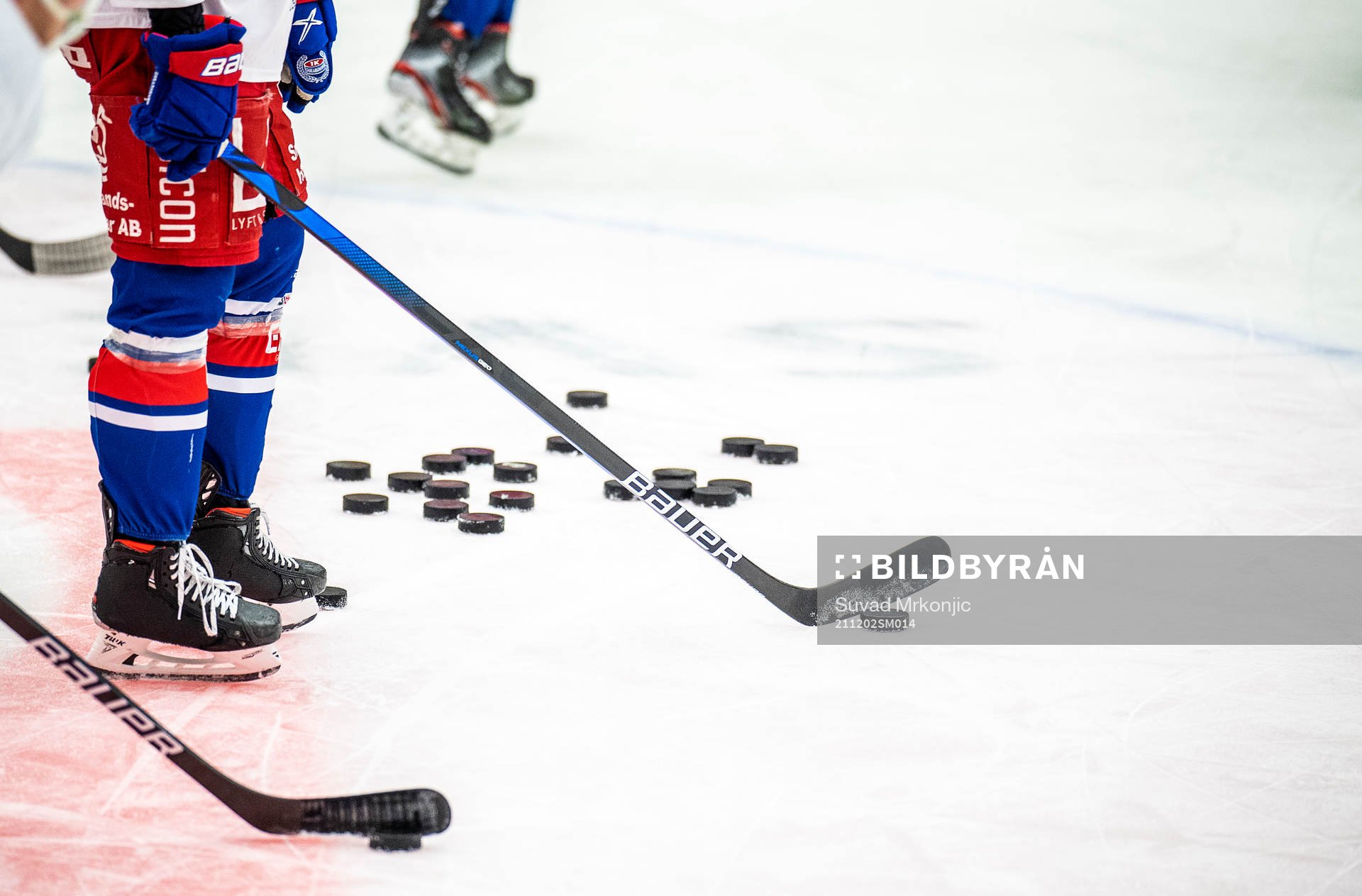 Klubbor och puckar