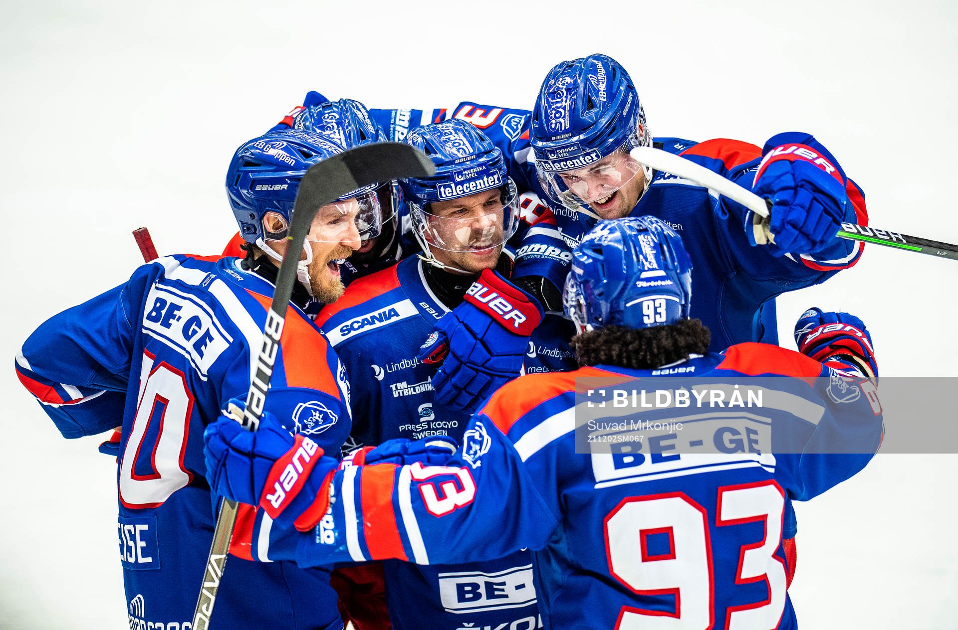 Oskarshamns Brian Cooper jublar med Dale Weise,  Daniel