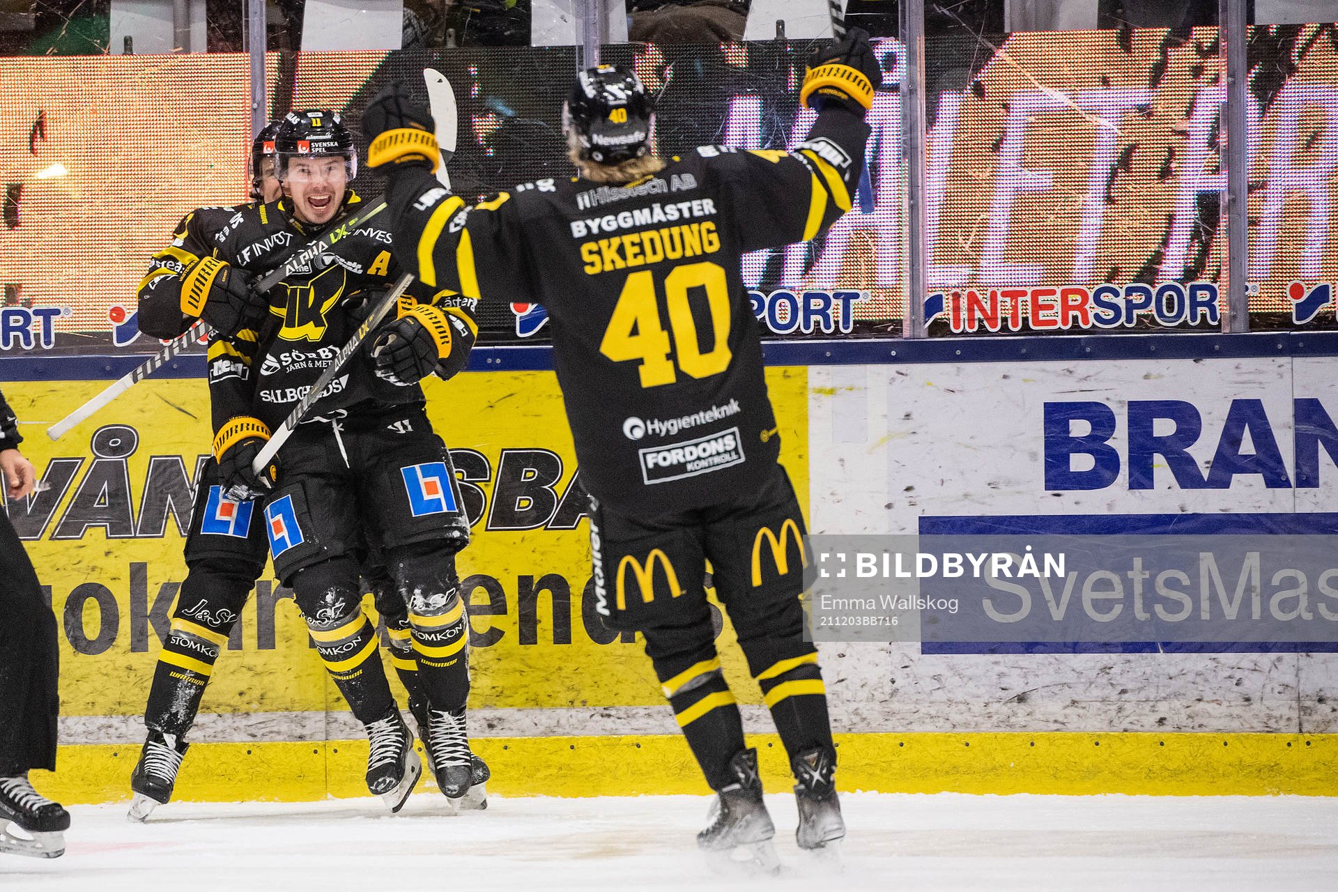 Västerås Anton Svensson och Isak Skedung jublar