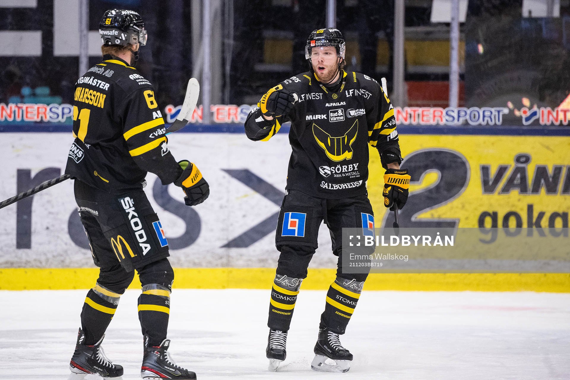Västerås Daniel Gunnarsson och Lukas Zetterberg jublar