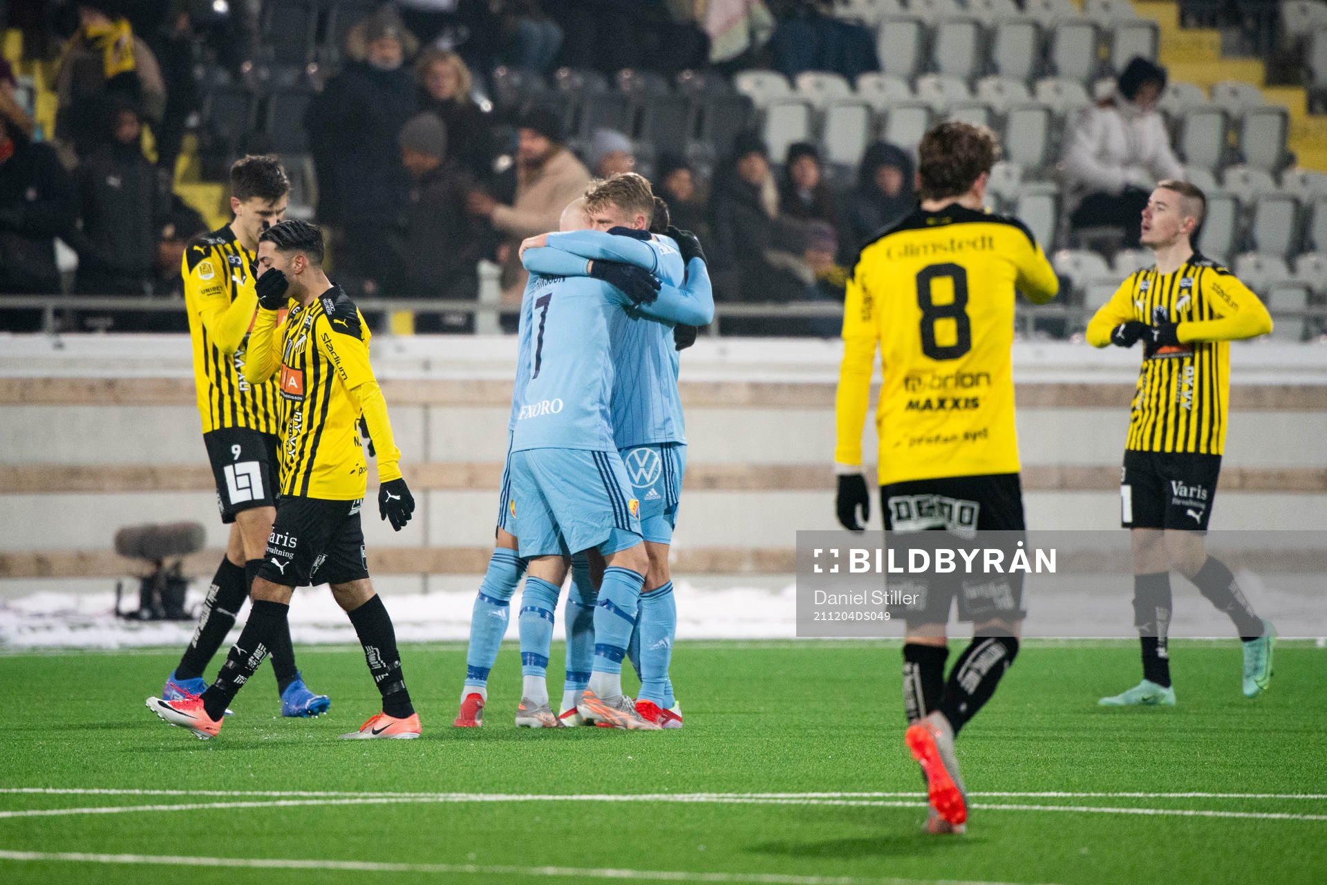 Djurgården jublar efter fotbollsmatchen i Allsvenskan mellan Häcken och Djurgården den 4 december 2021 i Göteborg. 