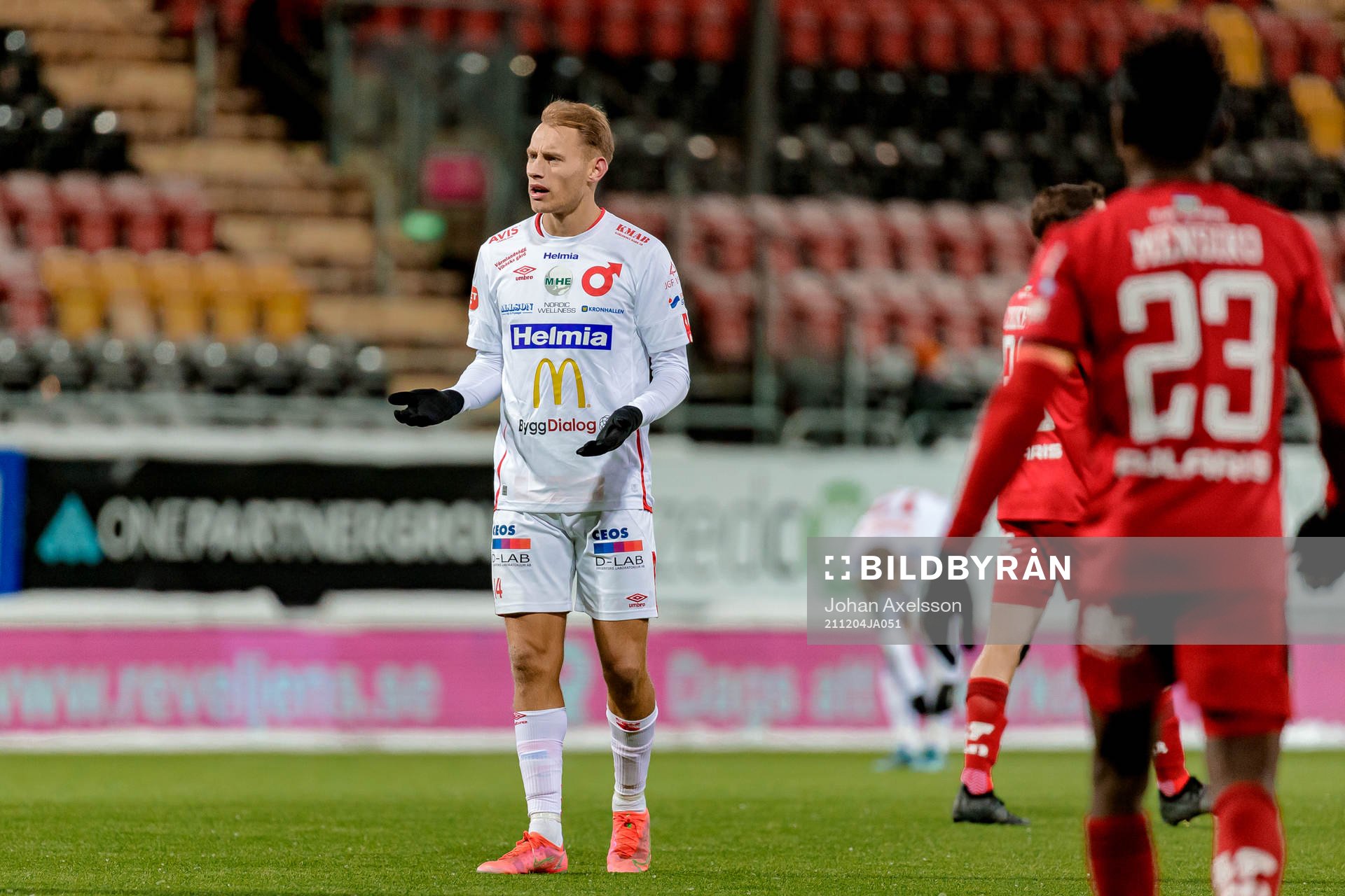 Degerfors Villiam Dahlström reagerarunder fotbollsmatchen