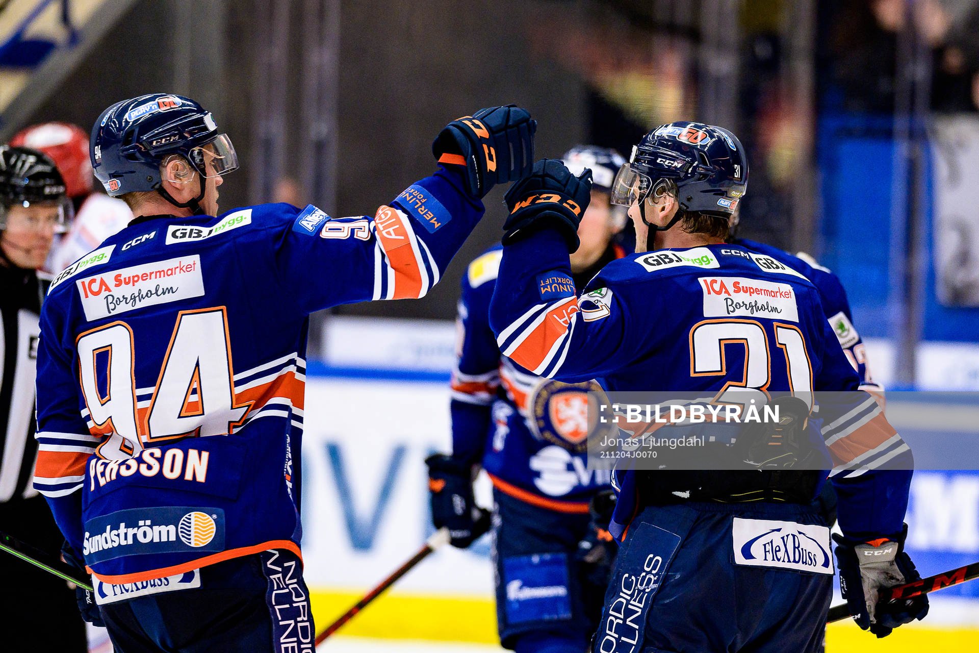 Växjös Joel Persson och Olle Lycksell jublar