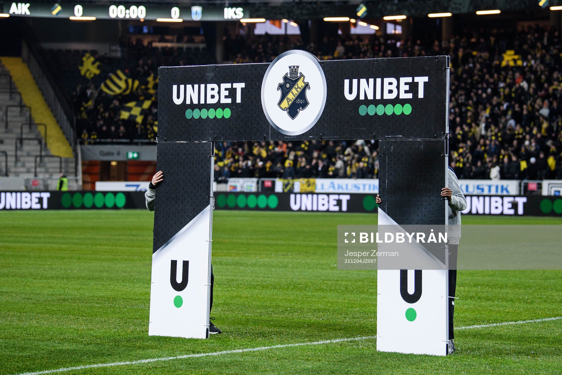 En portal med Unibets logotyper på inför fotbollsmatchen i Allsvenskan mellan AIK och Sirius den 4 december 2021 i Stockholm. 