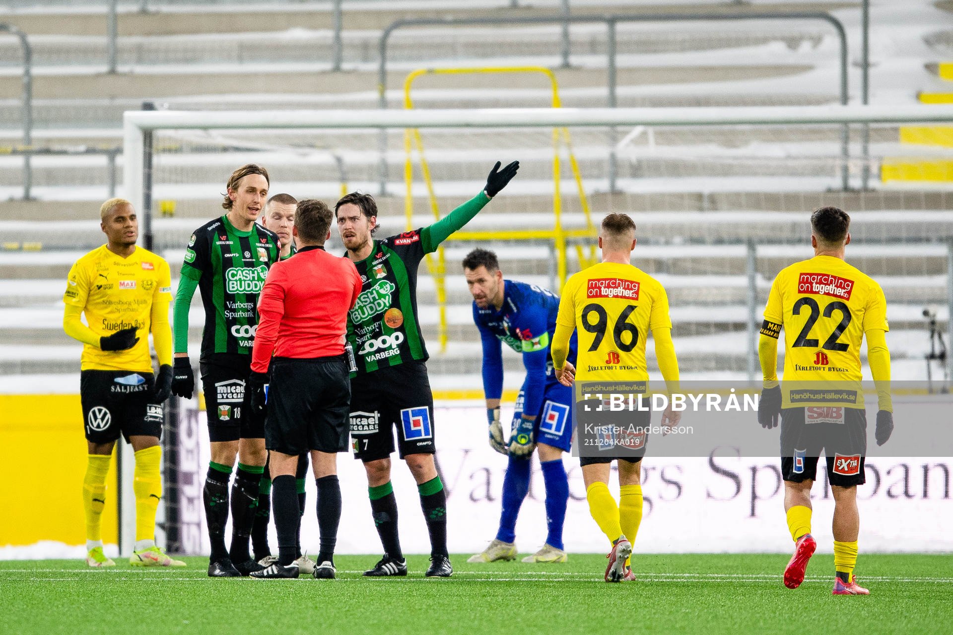 Varbergs Joakim Lindner och Robin Tranberg reagerar