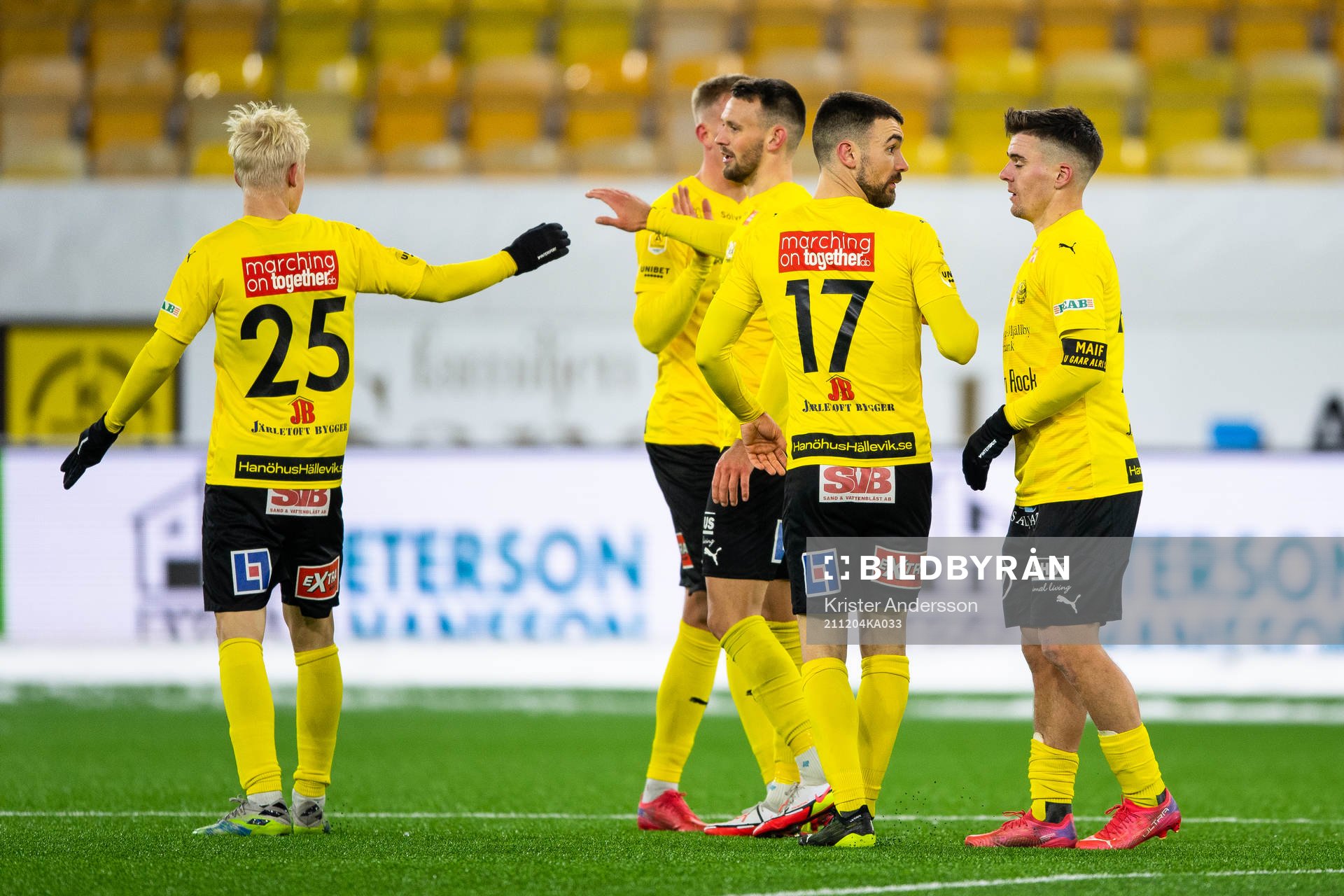 Mjällbys spelare jublar