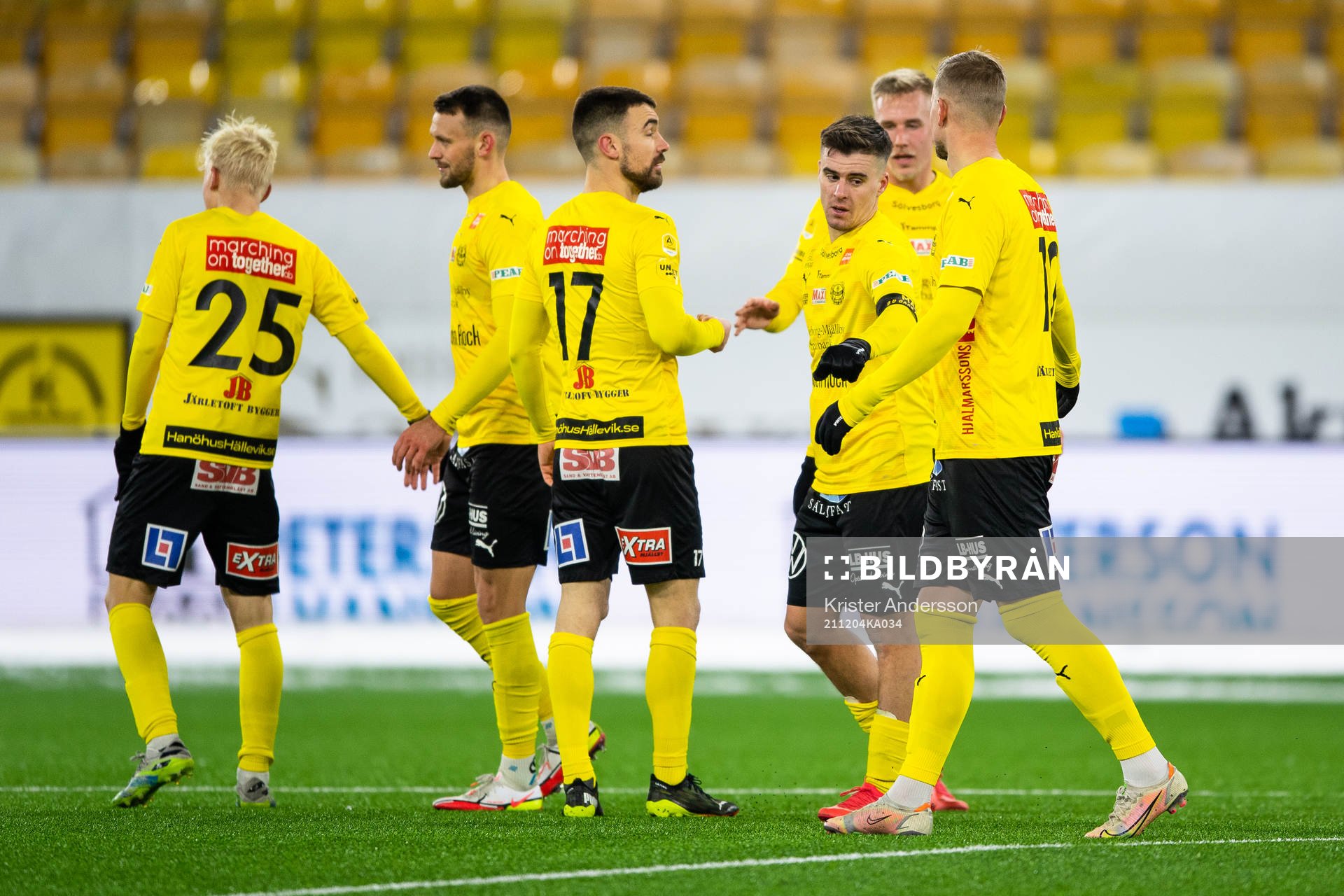 Mjällbys spelare jublar