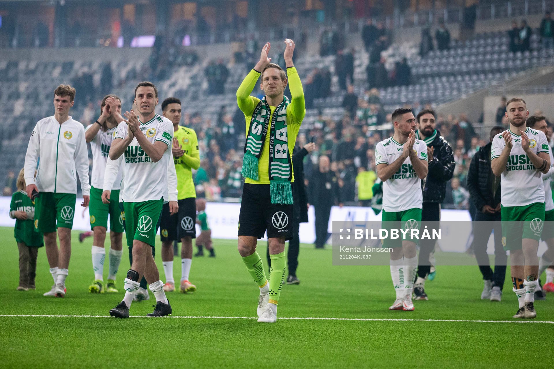 Hammarbys målvakt David Ousted jublar efter  fotbollsmatchen i Allsvenskan mellan Hammarby och Kalmar den 4 december 2021 i Stockholm. 
