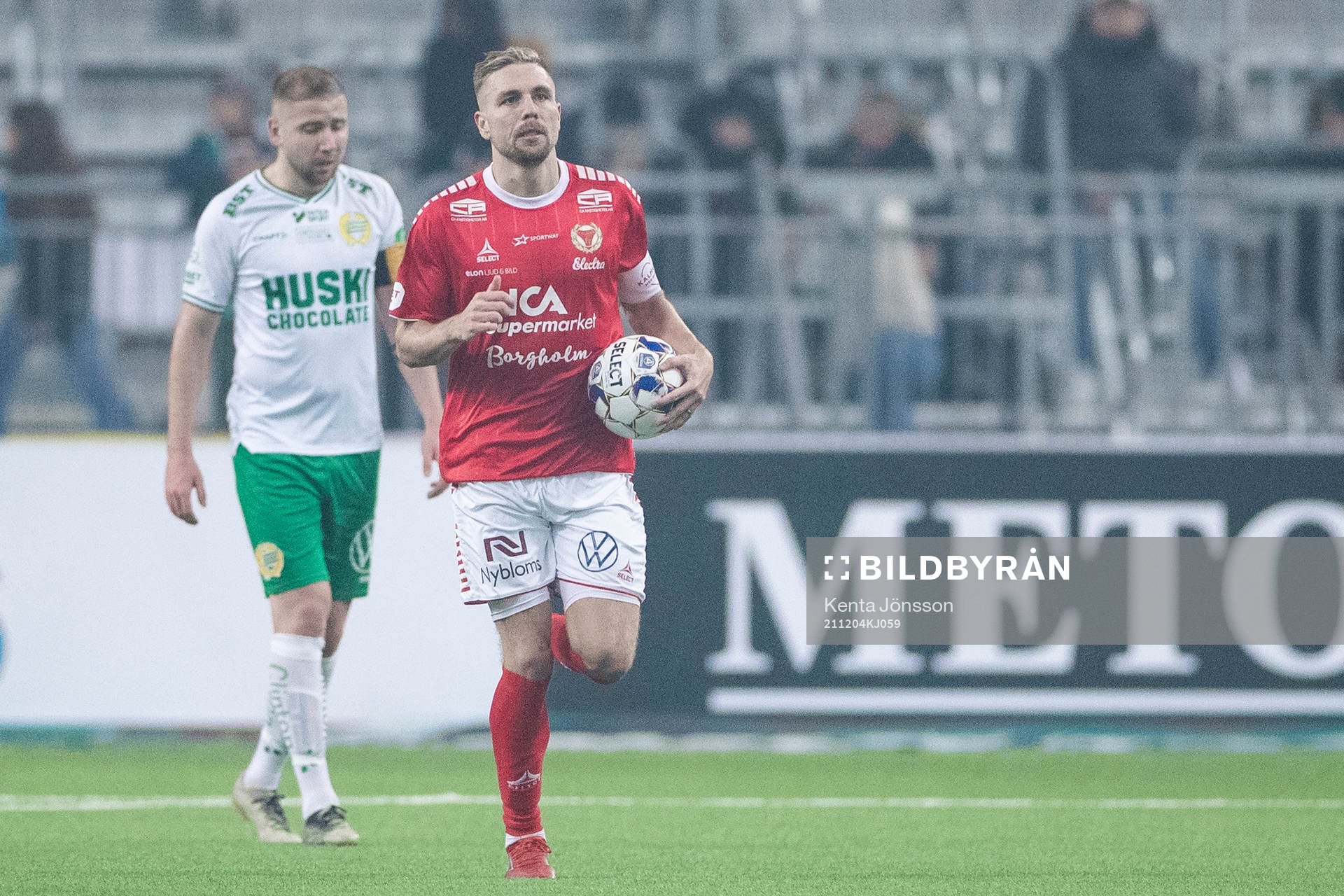 Kalmars Jonathan Ring jublar