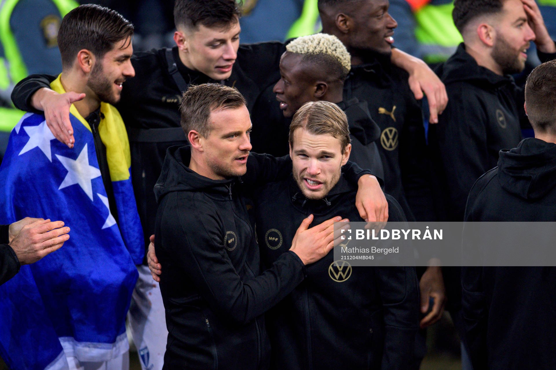 Malmö FFs Eric Larsson och Oscar Lewicki jublar