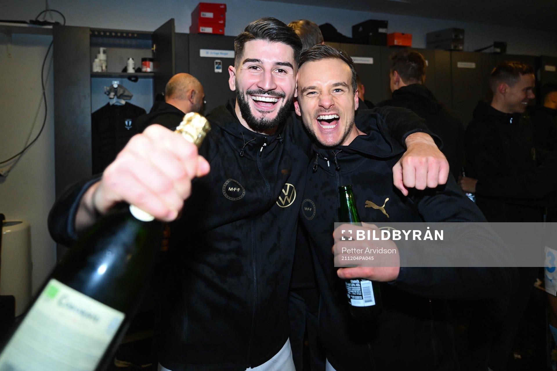 Antonio Colak och Eric Larsson jublar
