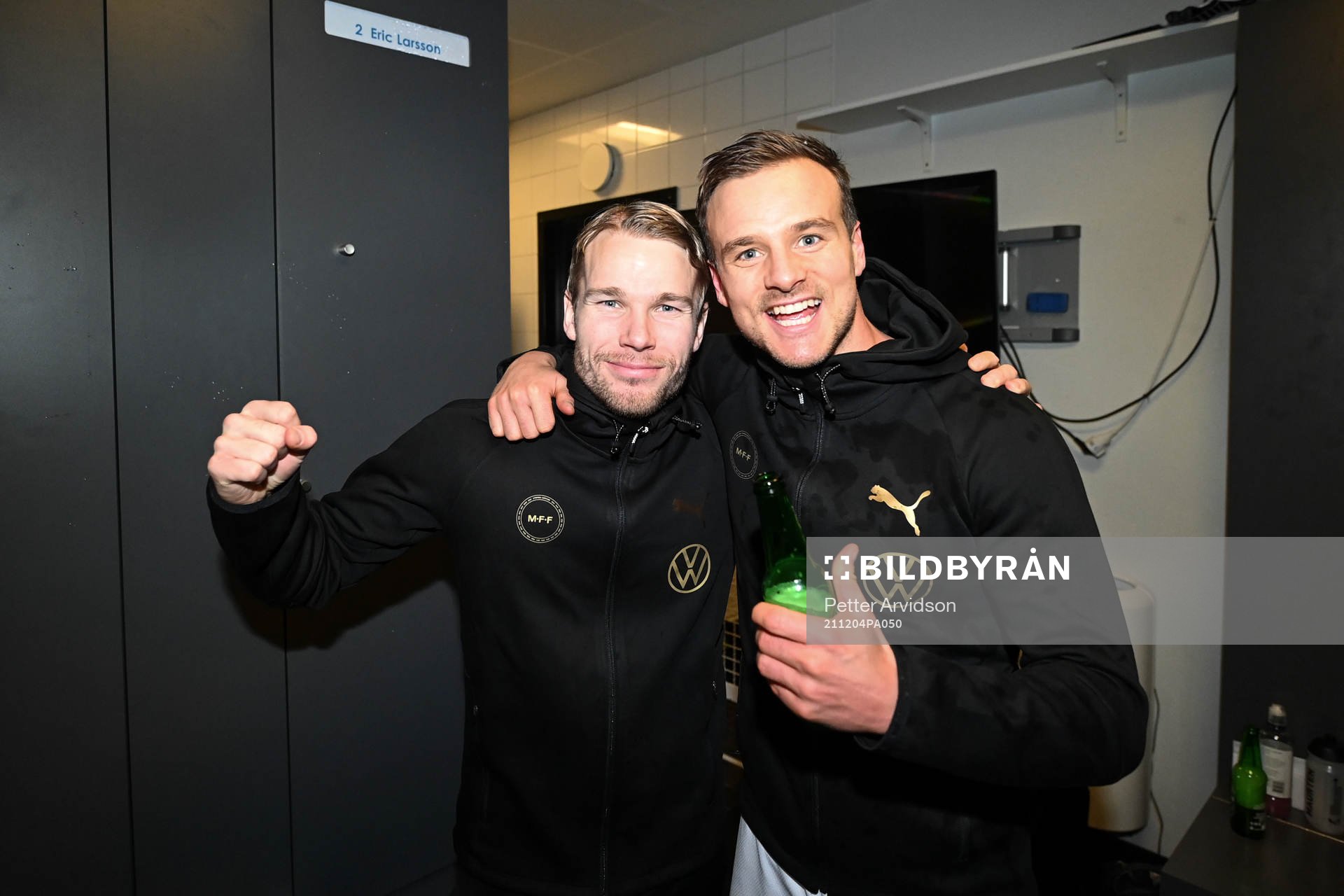 Malmö FFs  Oscar Lewicki och Eric Larsson jublar i