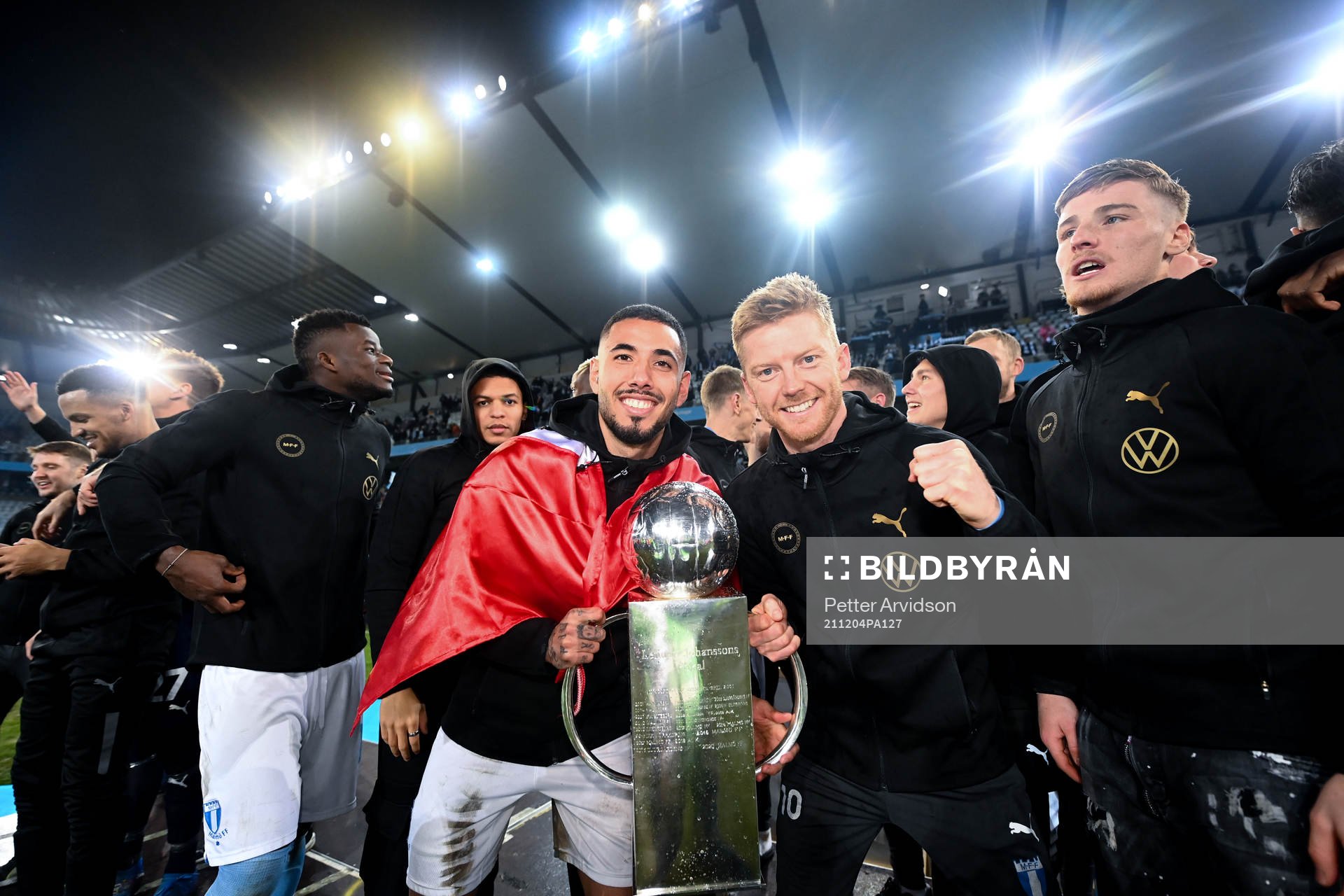 Malmö FFs Sergio Pena och Anders Christiansen jublar med