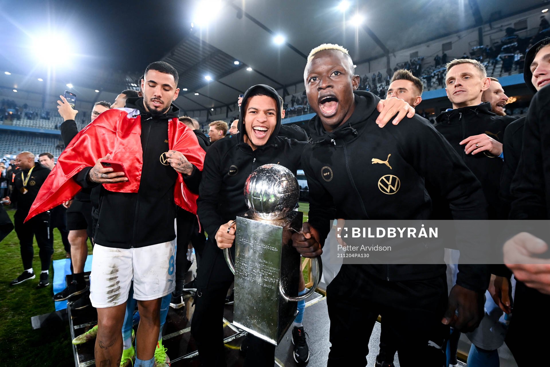 Malmö FFs Sergio Pena , Romain Gall och Bonke Innocent