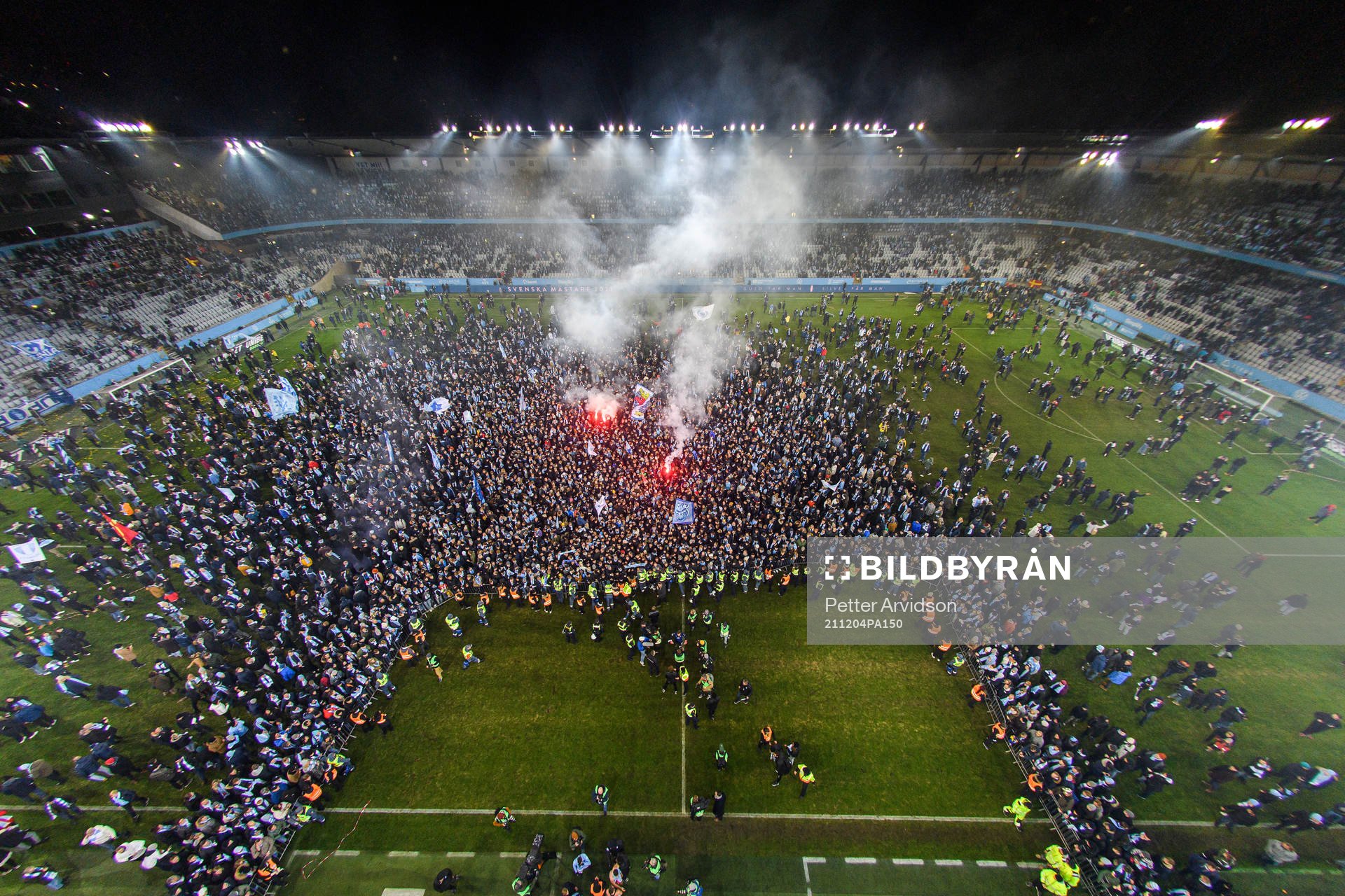 Malmö FFs spelare och supportrar jublar