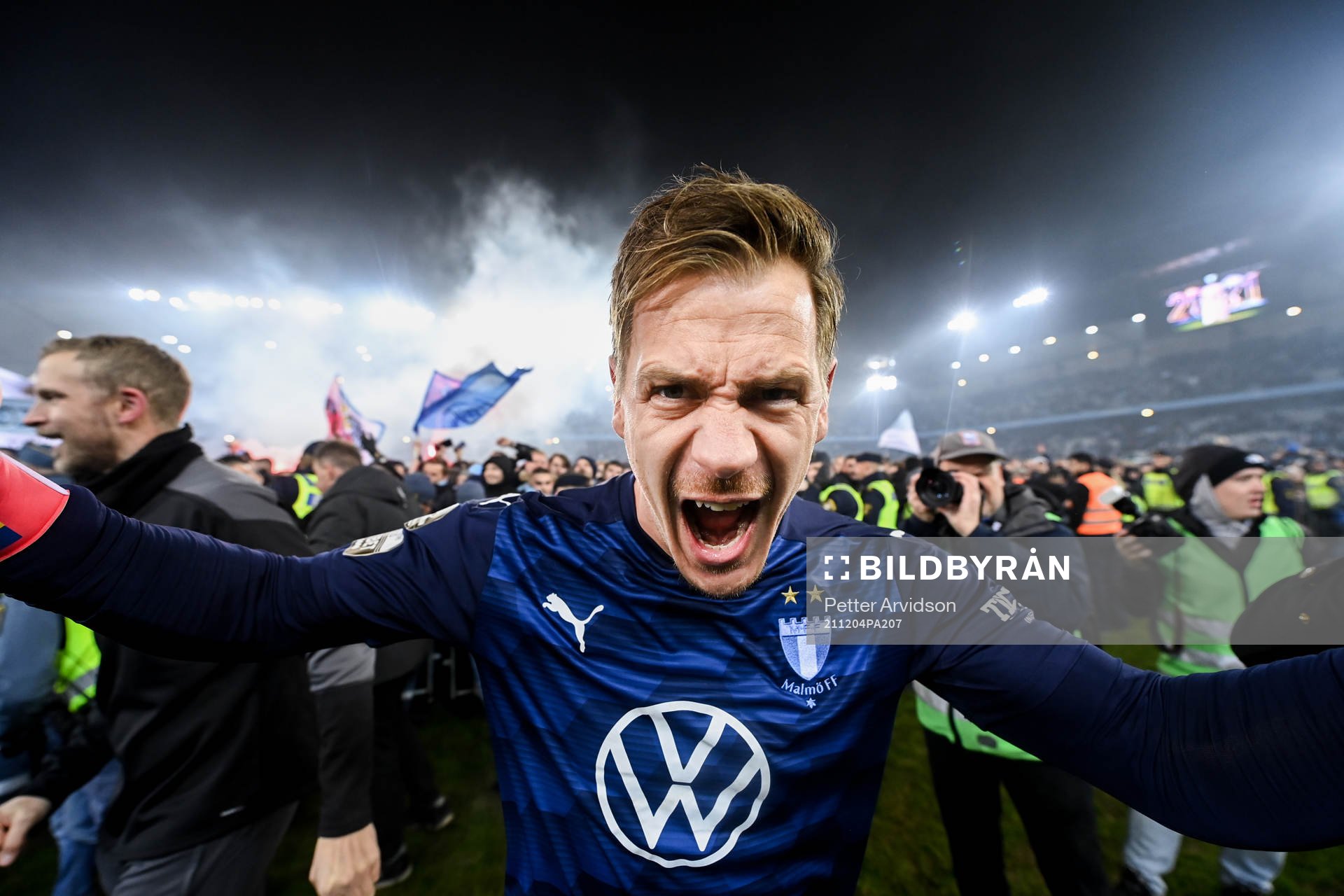 Malmö FFs målvakt Johan Dahlin jublar