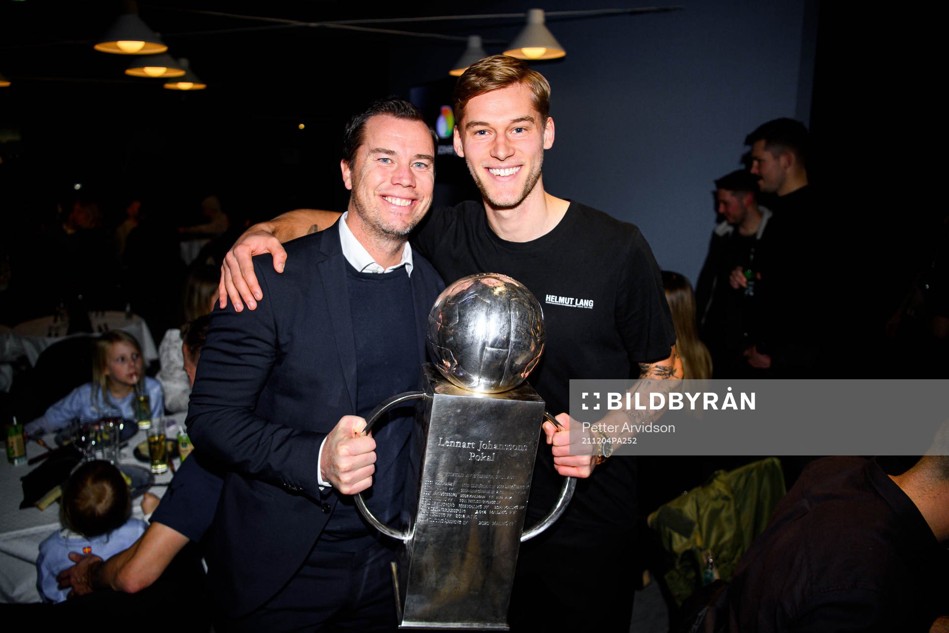Malmö FFs sportdirektör Daniel Andersson och Felix Beijmo