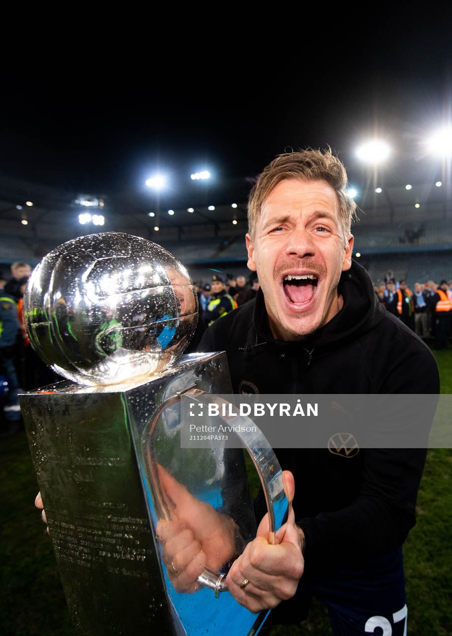 Malmö FFs målvakt Johan Dahlin jublar med Lennart
