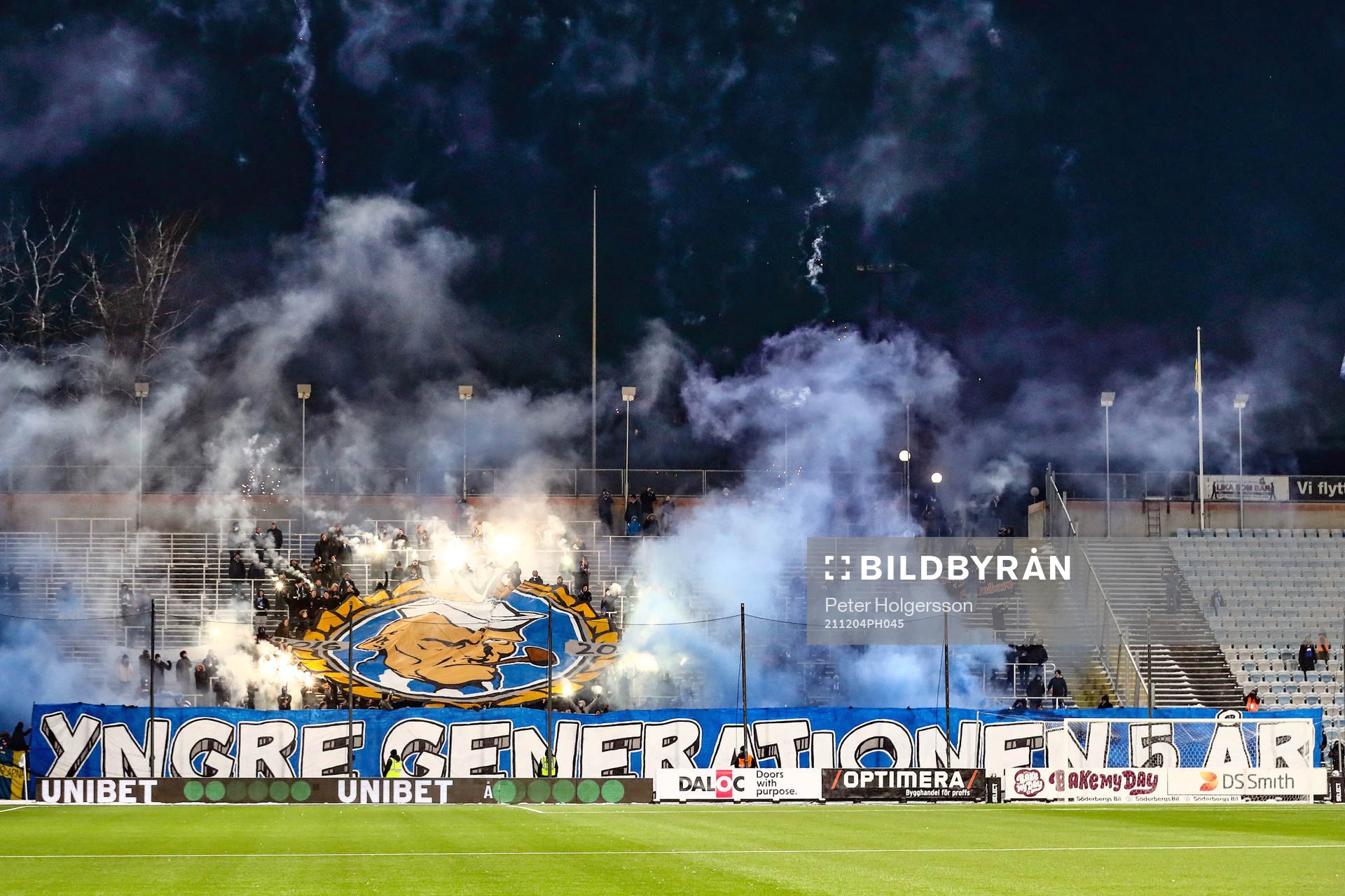 IFK Göteborgs supporters fördröjer andra halvlek med