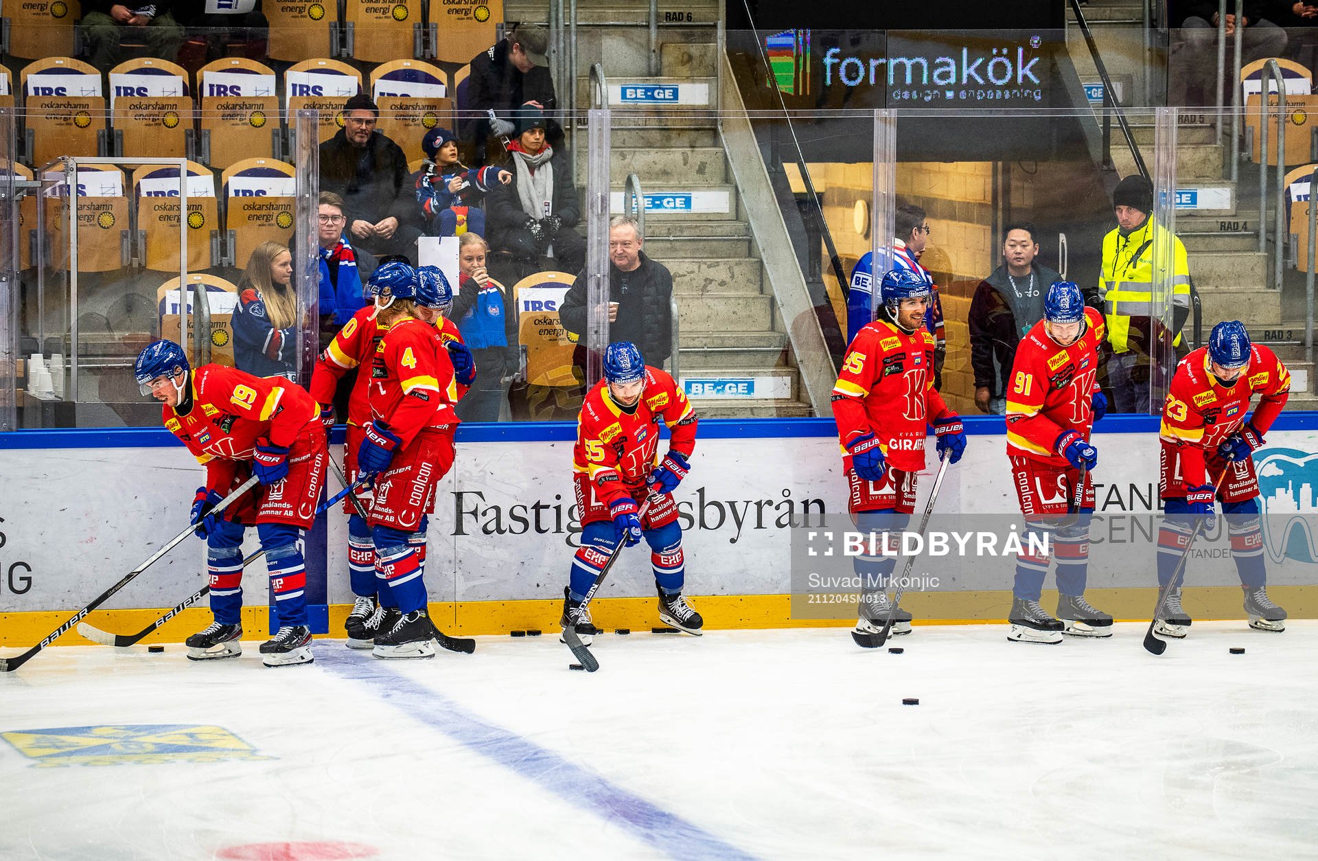 Oskarshamns spelare iförda Kalmar HC tröjor