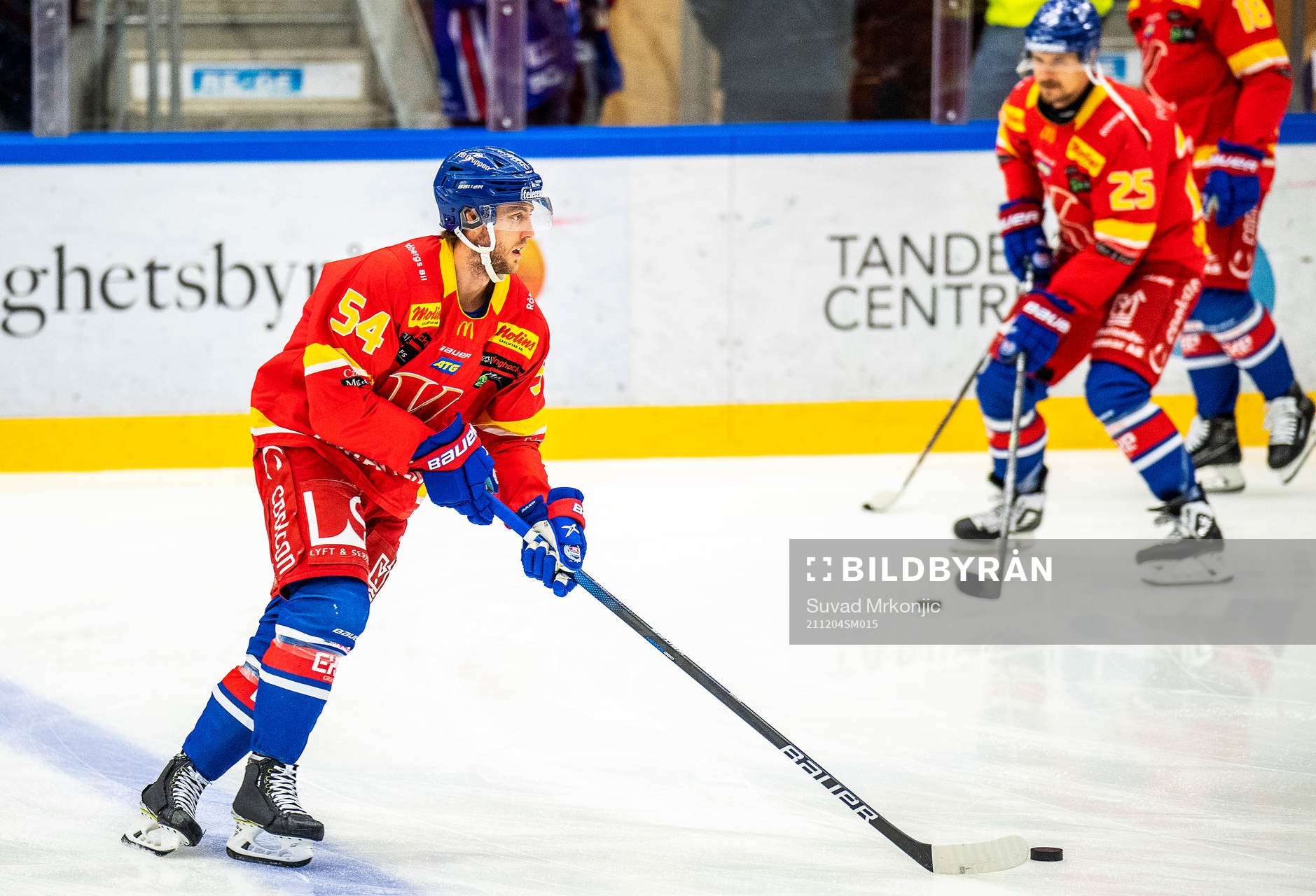 Oskarshamns Robin Norell iförd Kalmar HC tröja
