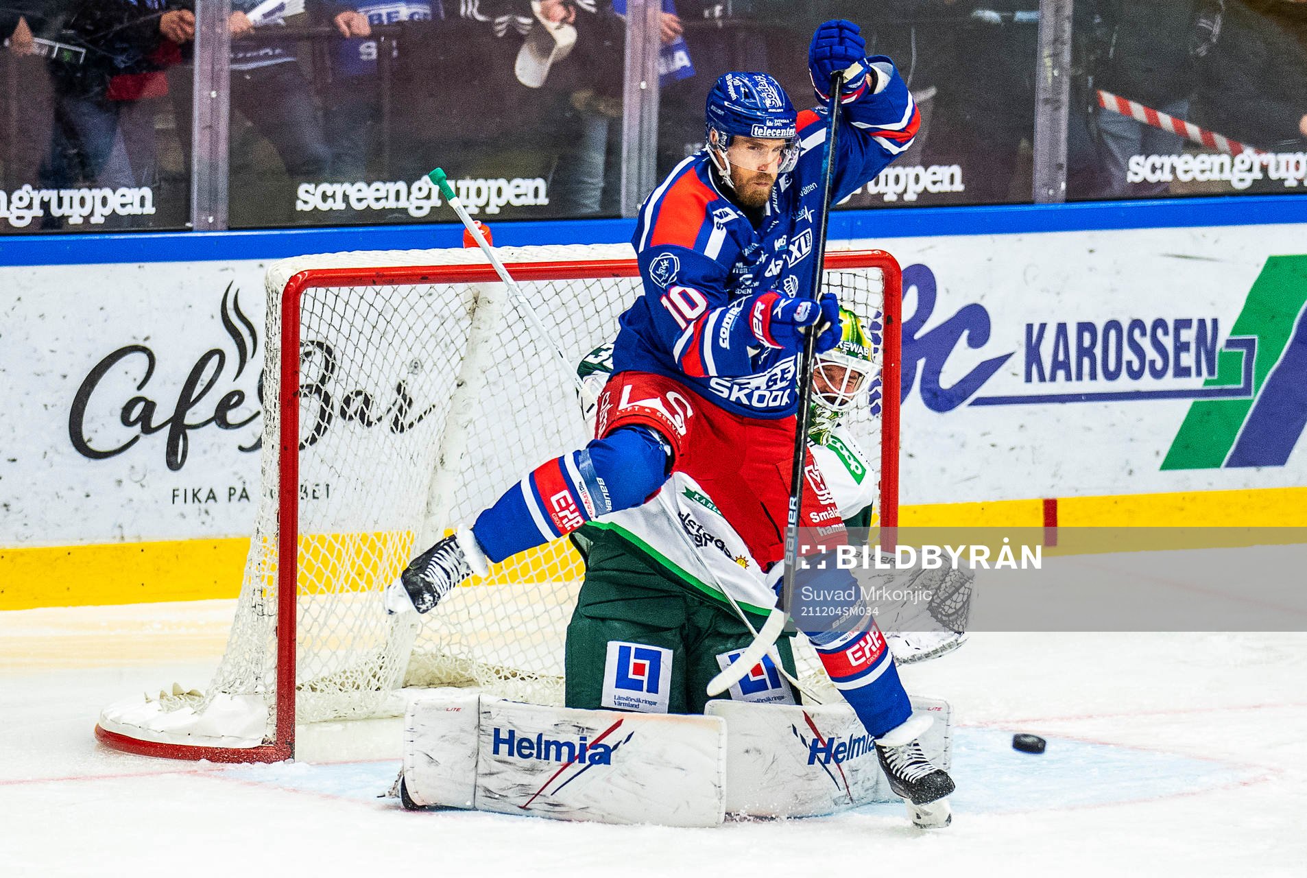 Oskarshamns Dale Weise och Färjestads målvakt Dominik